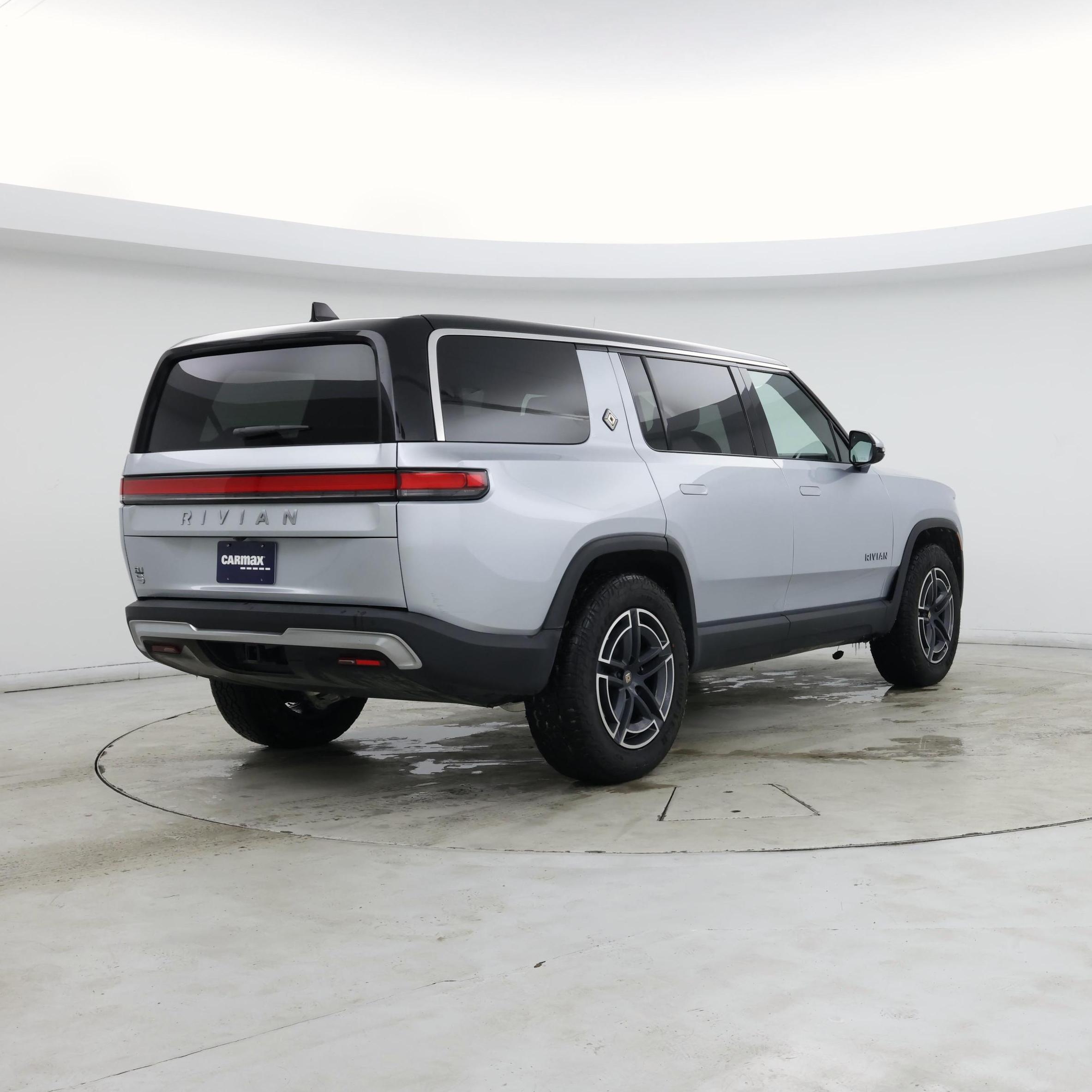 Thumbnail: 2026 Rivian R1S - 8