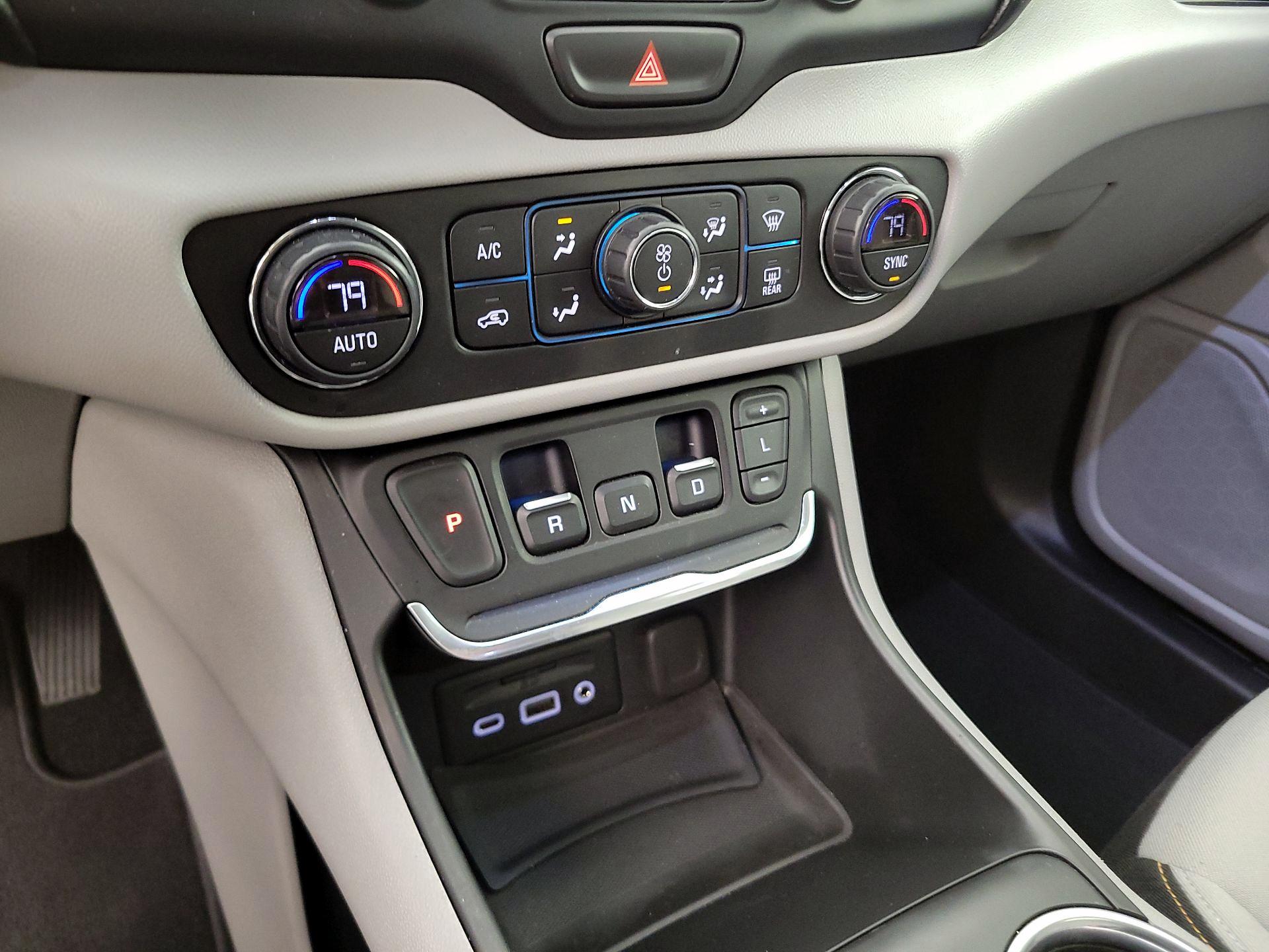 Thumbnail: 2020 GMC Terrain - 17