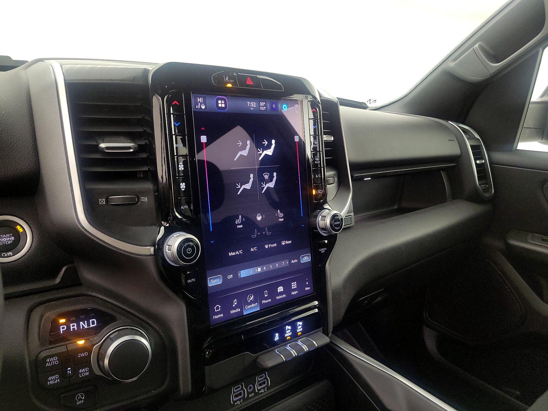 Thumbnail: 2025 RAM 1500 - 17