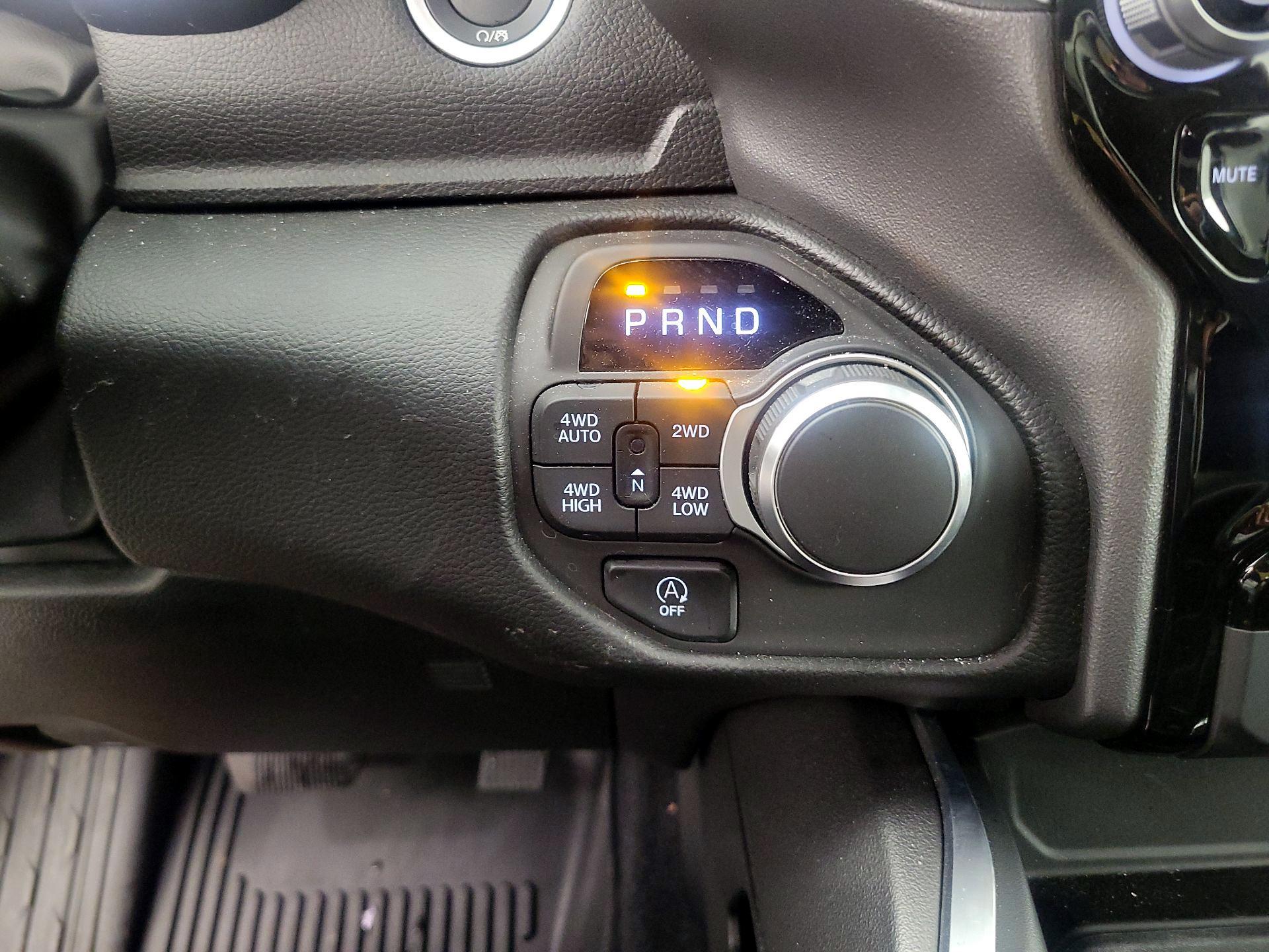 Thumbnail: 2025 RAM 1500 - 18