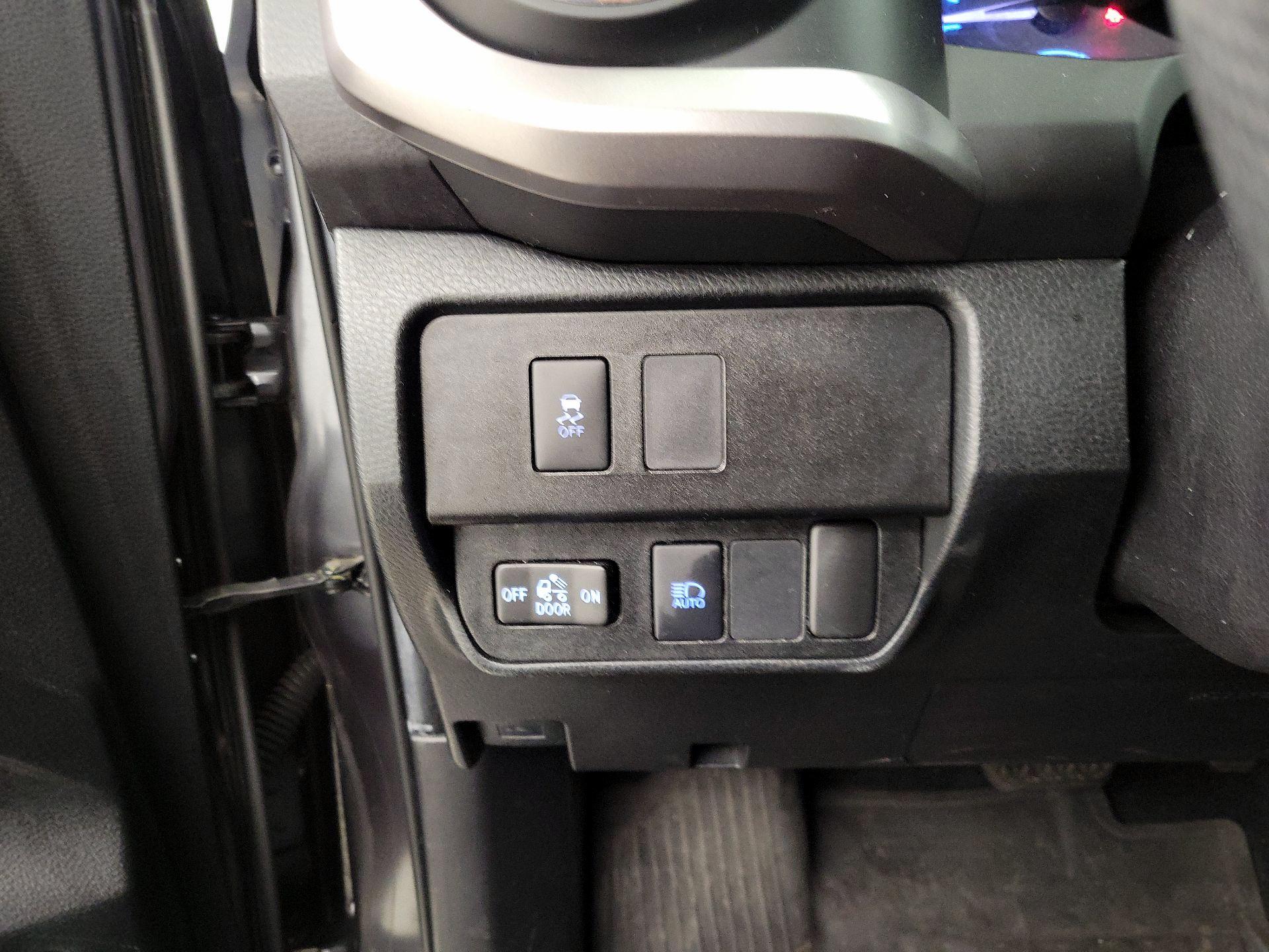 Thumbnail: 2021 Toyota Tacoma - 13