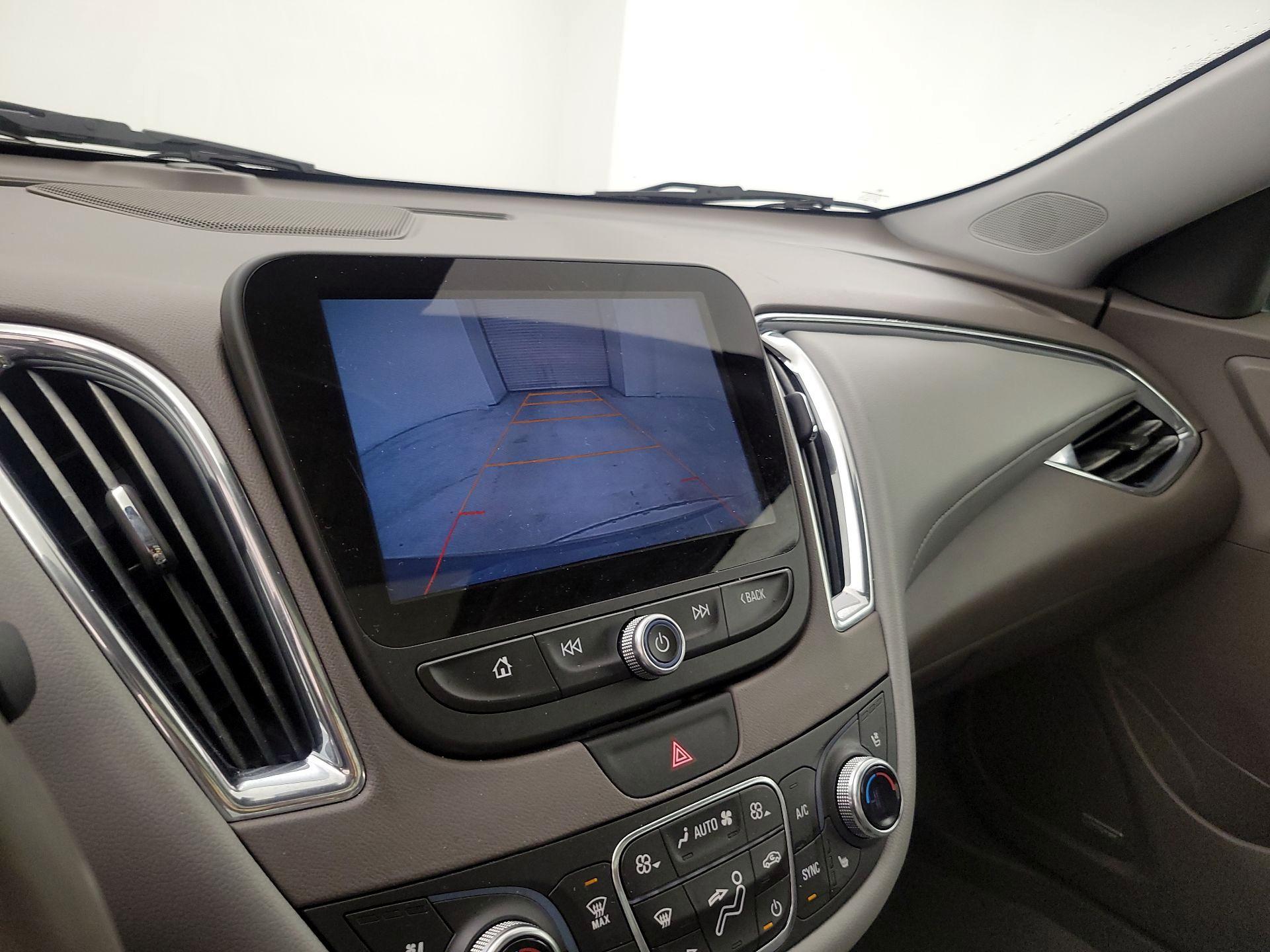 Thumbnail: 2017 Chevrolet Malibu - 15