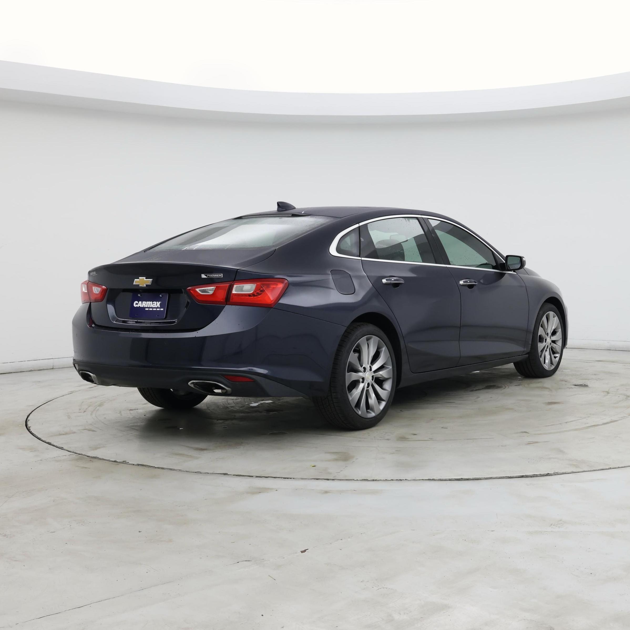 Thumbnail: 2017 Chevrolet Malibu - 8