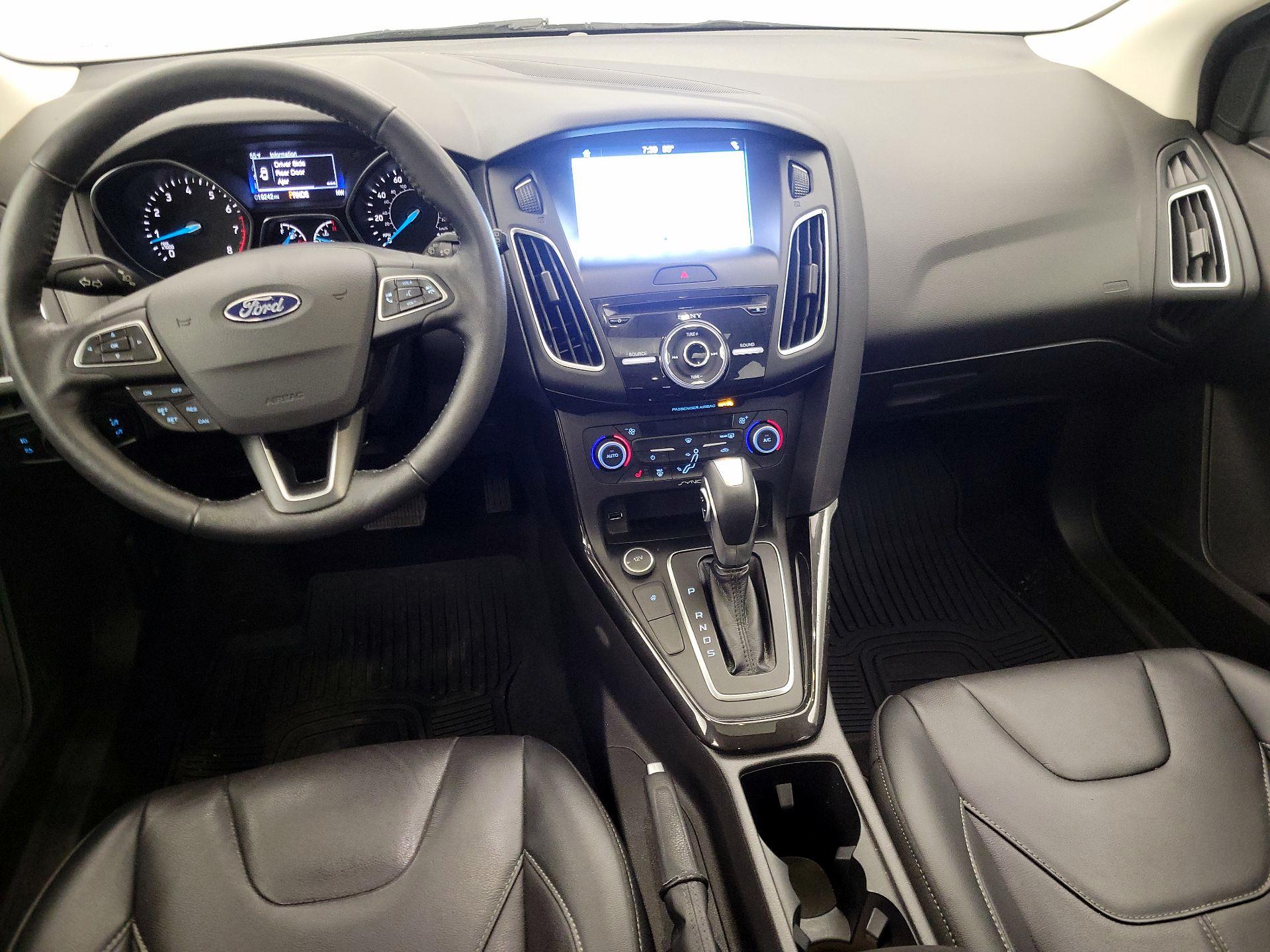 Thumbnail: 2017 Ford Focus - 9