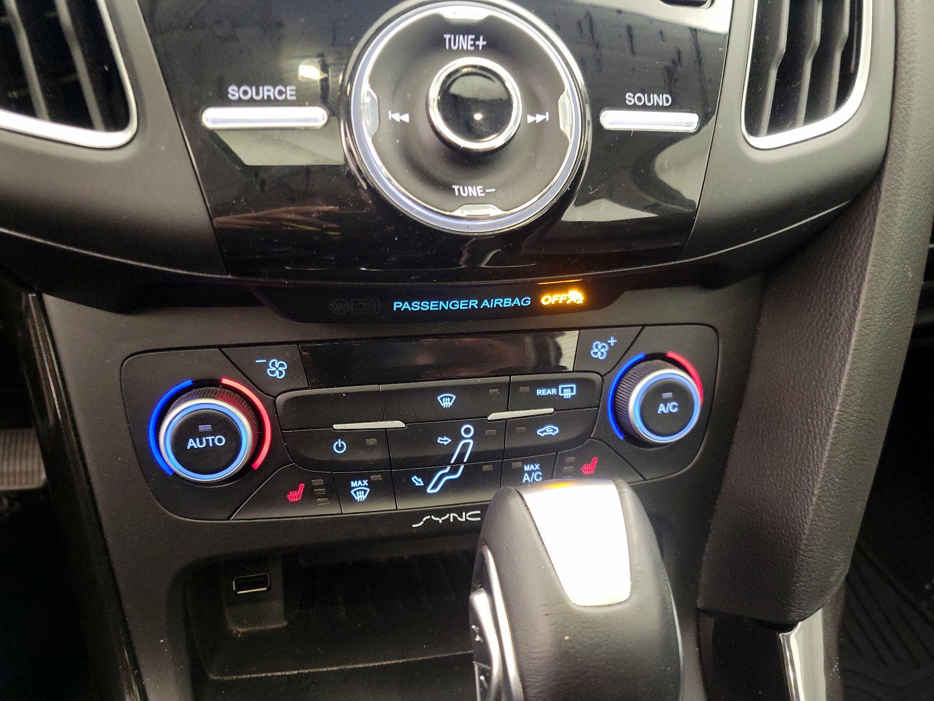 Thumbnail: 2017 Ford Focus - 16