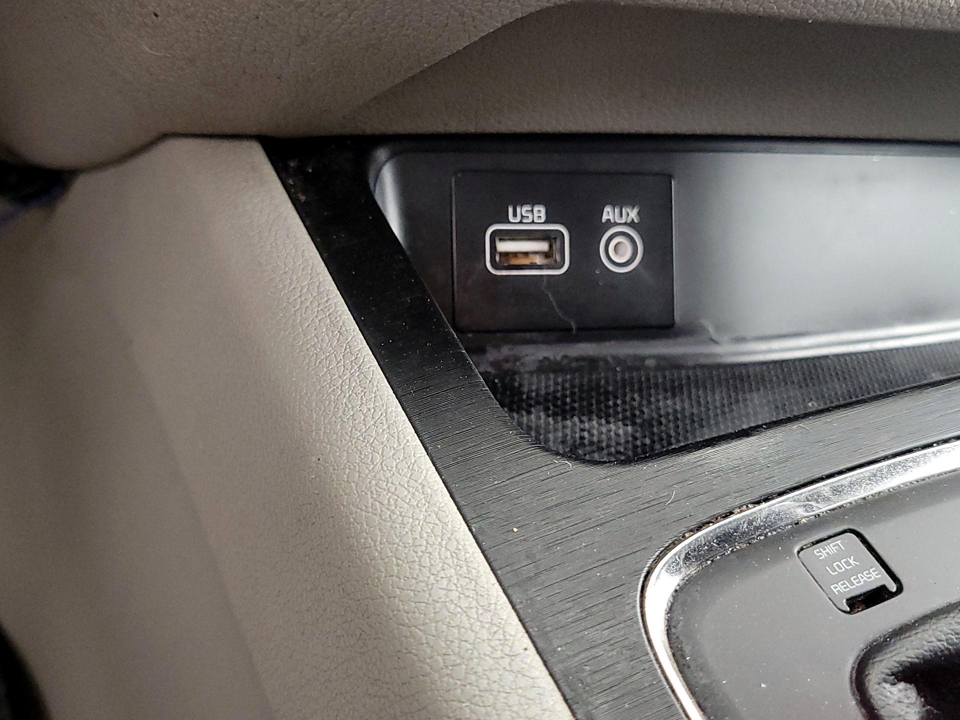 Thumbnail: 2018 Kia Sedona - 18