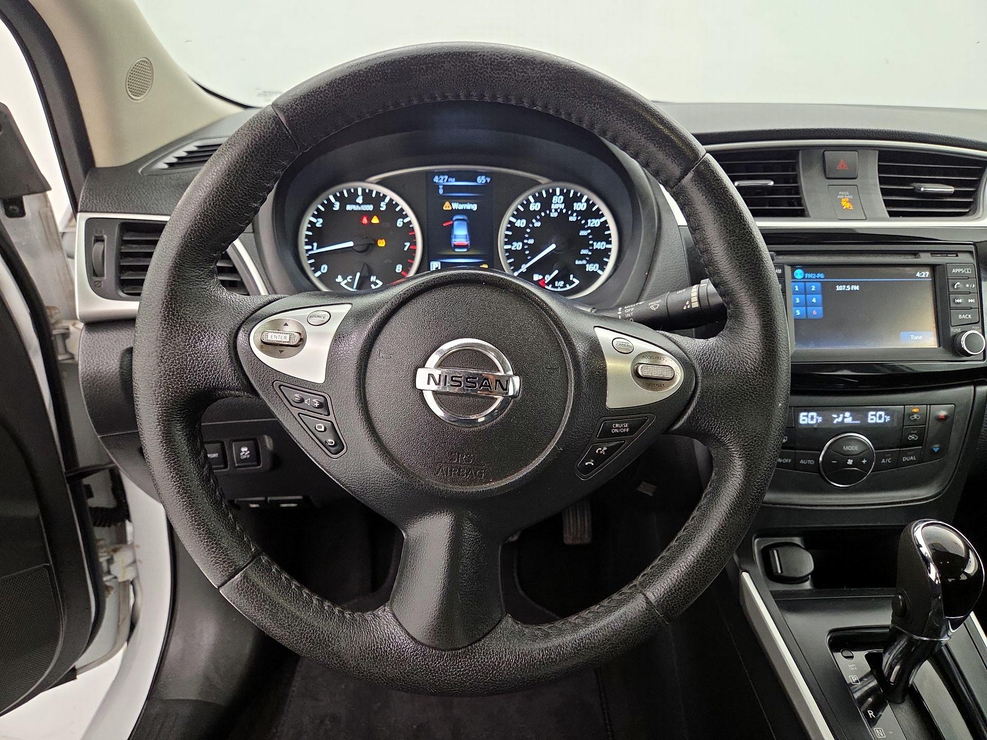 Thumbnail: 2018 Nissan Sentra - 10