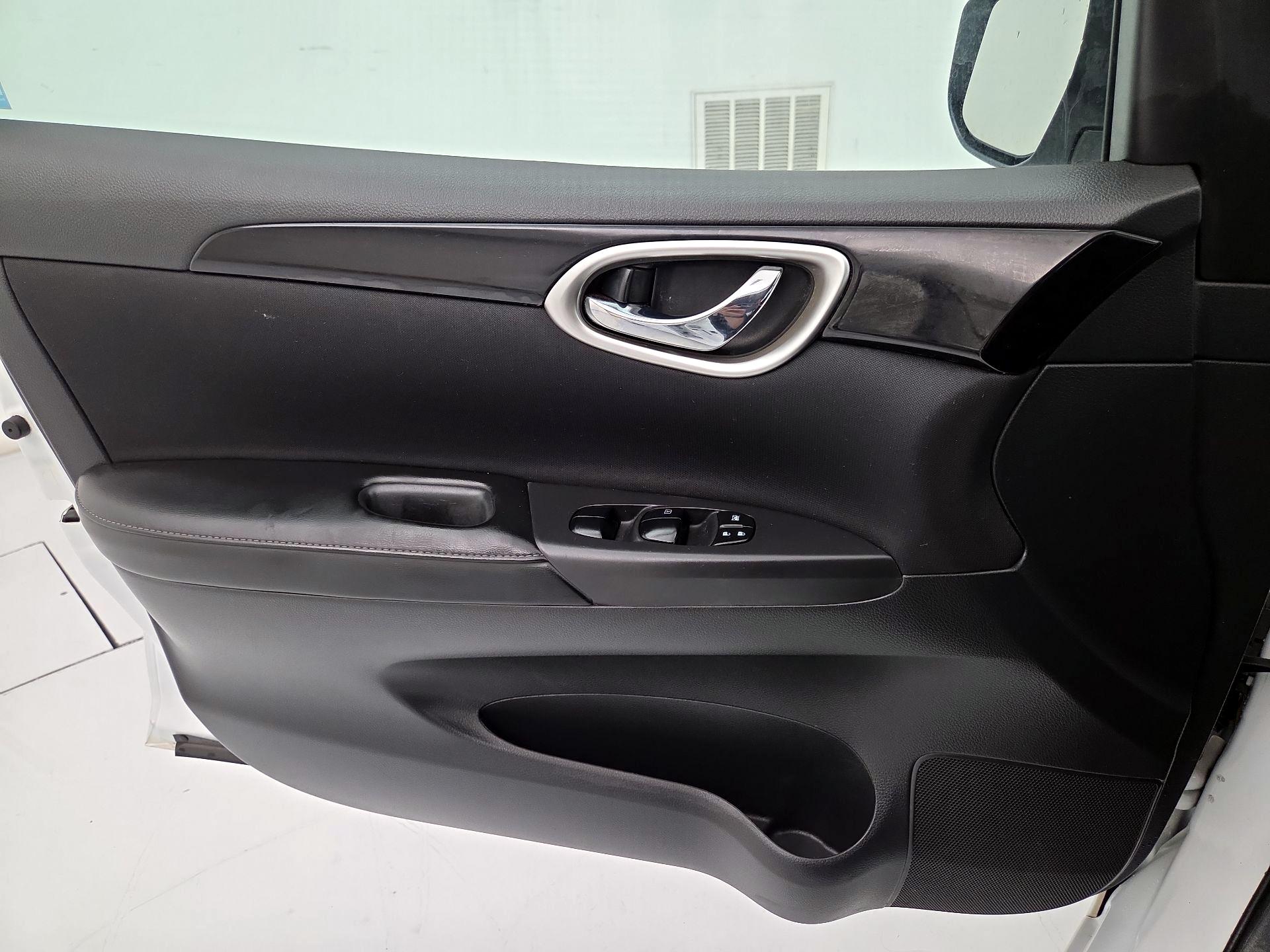 Thumbnail: 2018 Nissan Sentra - 12