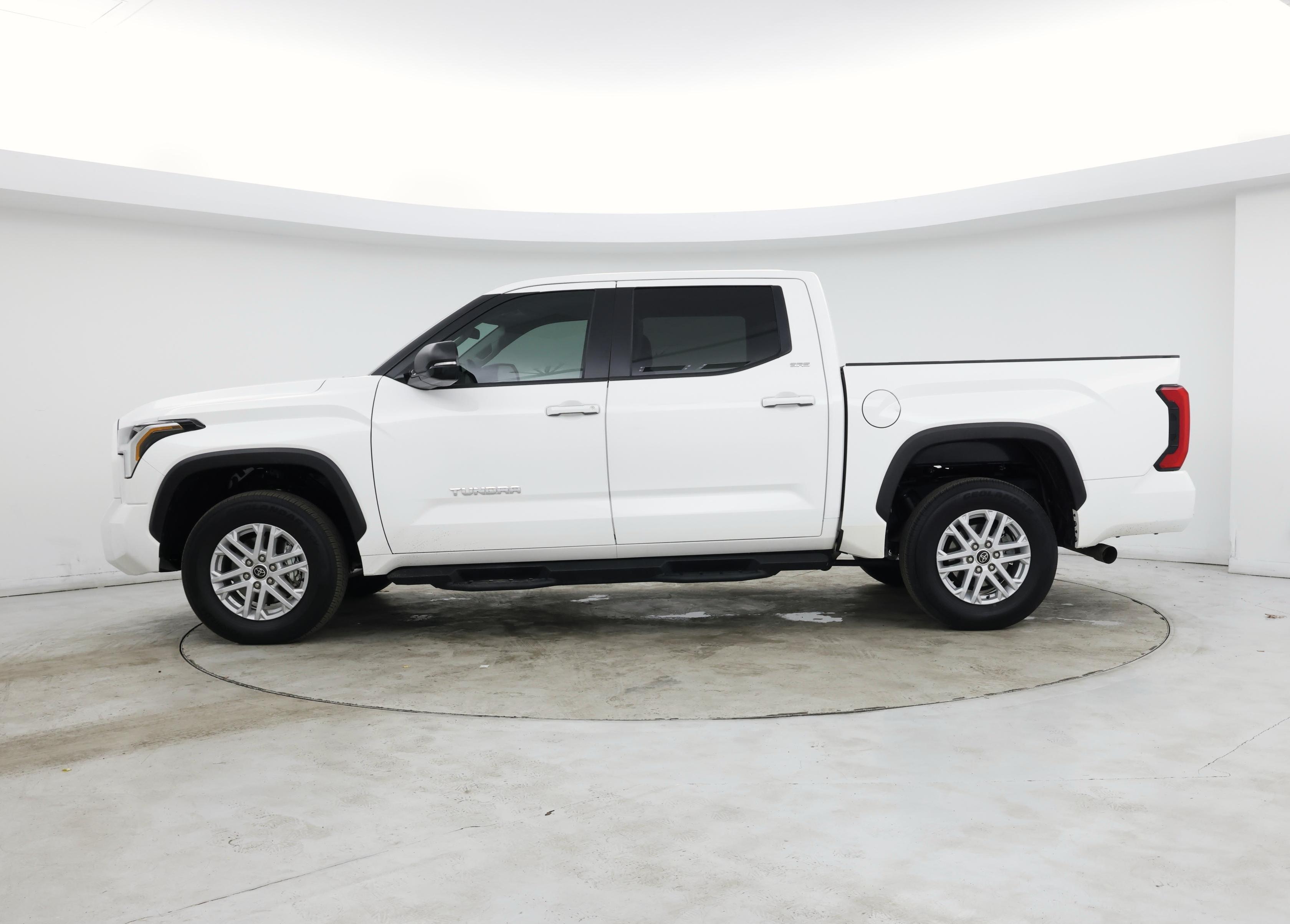 Thumbnail: 2024 Toyota Tundra - 3