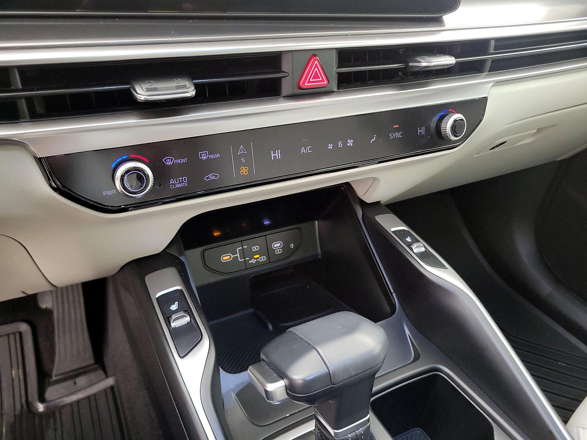 Thumbnail: 2025 Kia Sorento - 17