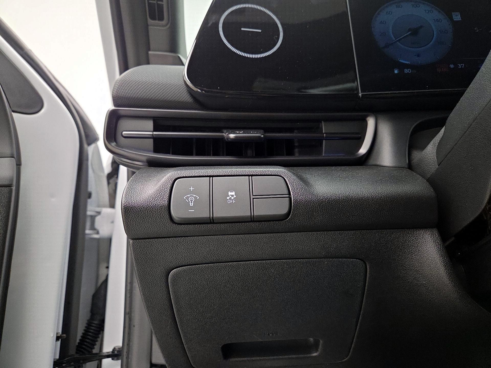 Thumbnail: 2025 Hyundai Elantra - 13