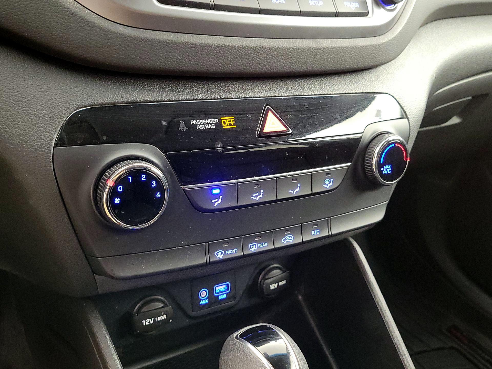 Thumbnail: 2016 Hyundai Tucson - 16