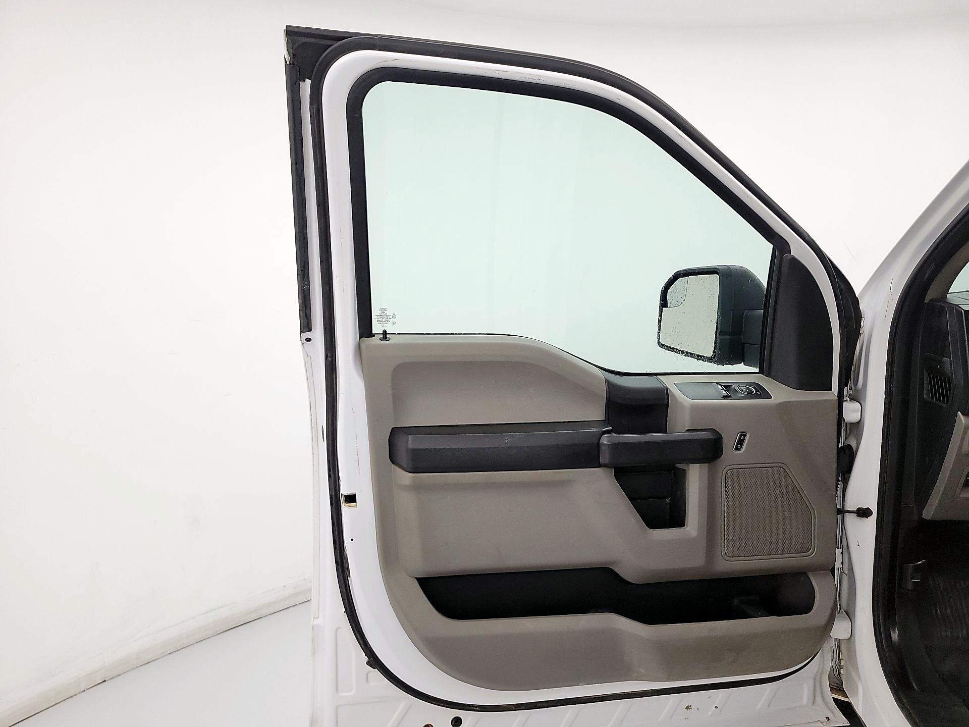 Thumbnail: 2017 Ford F-150 - 12