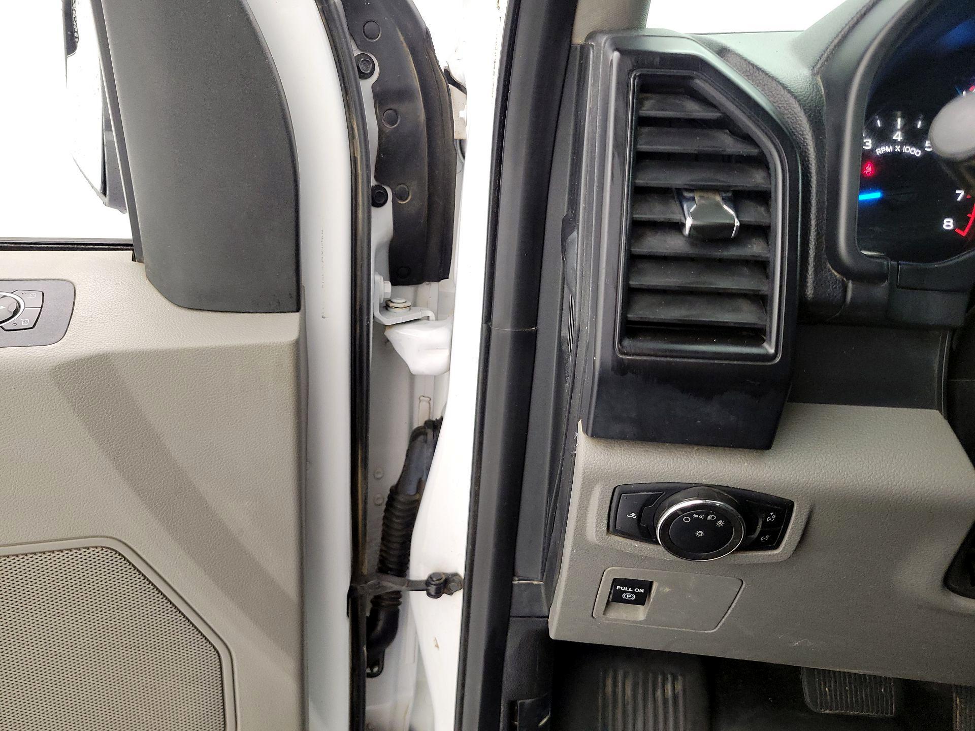 Thumbnail: 2017 Ford F-150 - 13