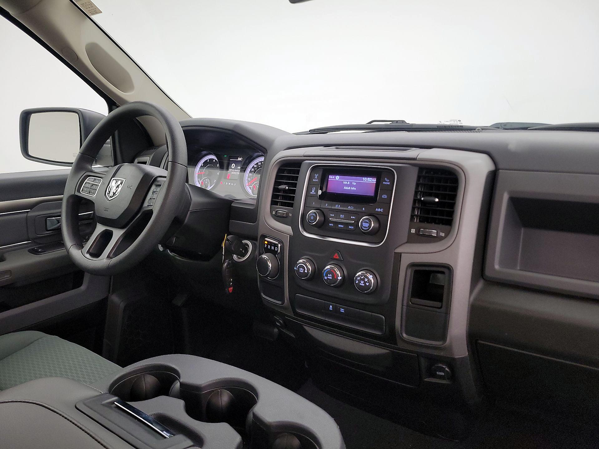 Thumbnail: 2019 RAM 1500 Classic - 10