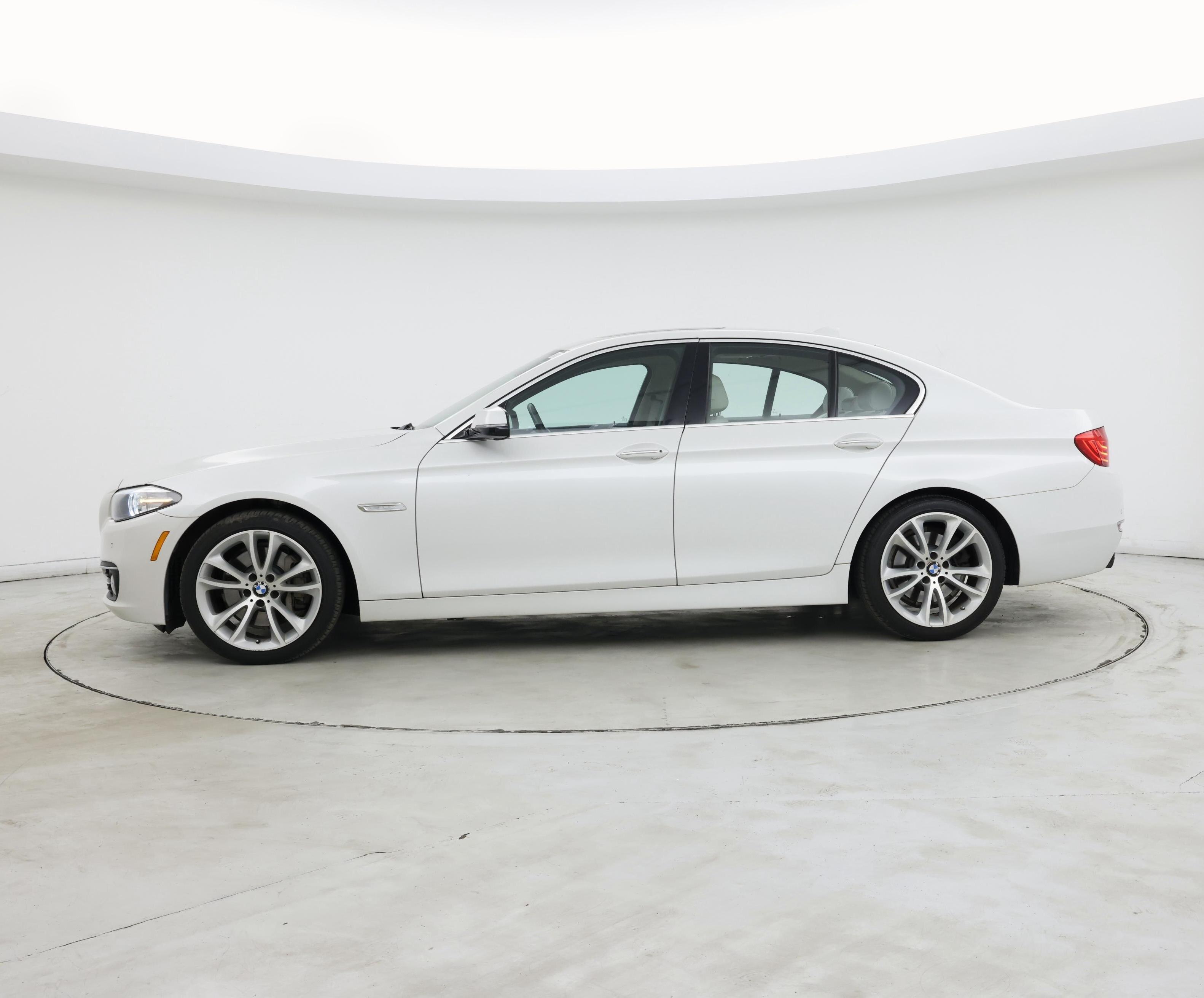 Thumbnail: 2014 BMW 5 Series - 3