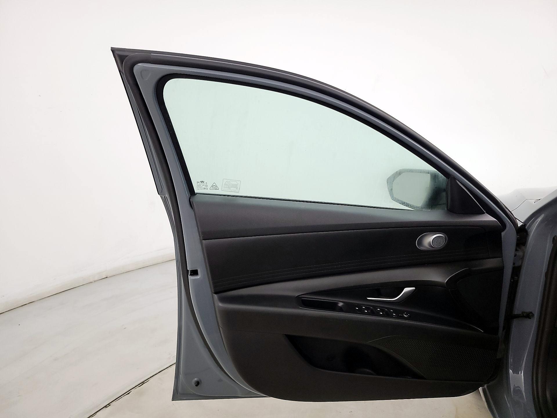 Thumbnail: 2021 Hyundai Elantra - 12