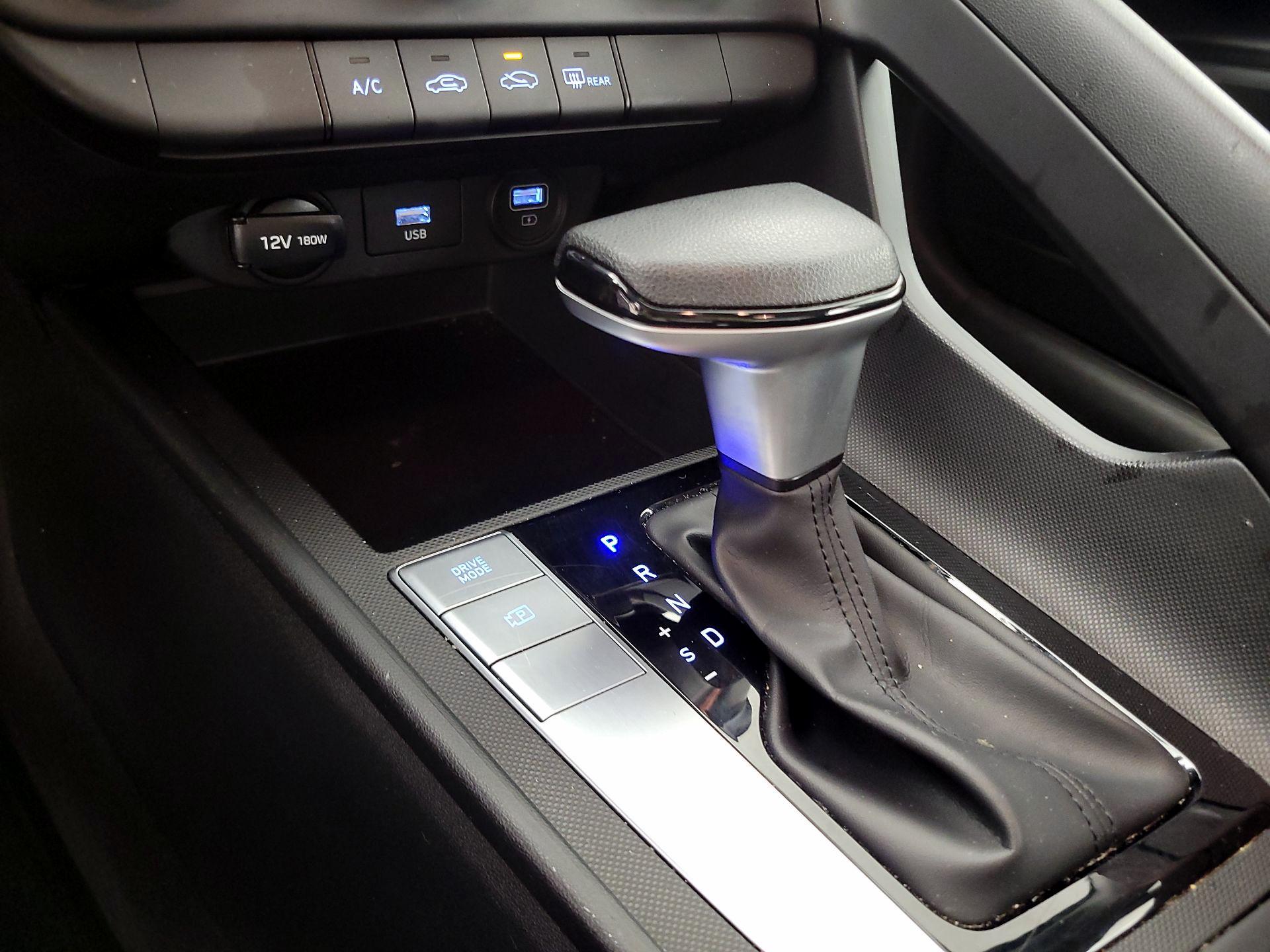 Thumbnail: 2021 Hyundai Elantra - 17