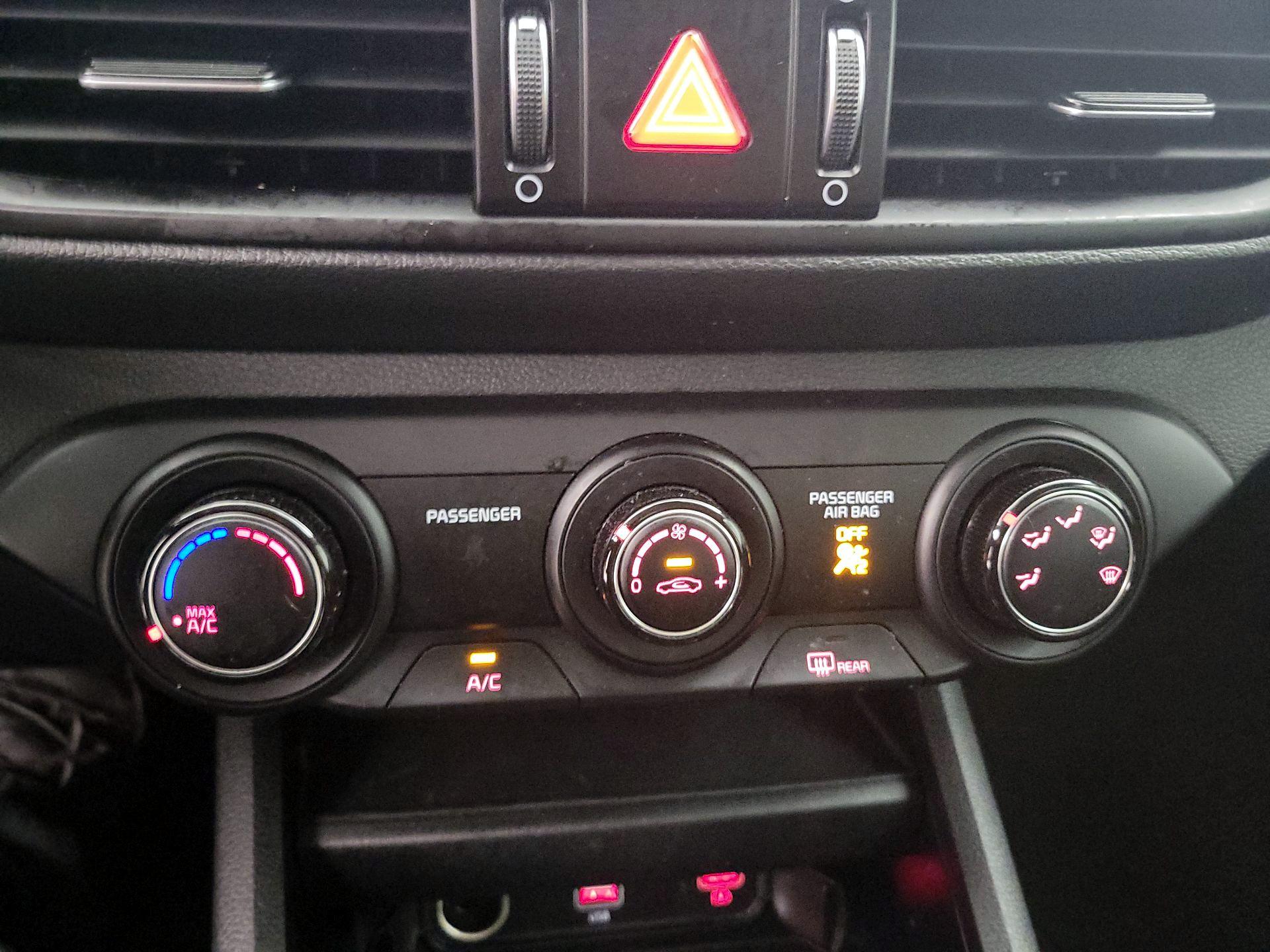 Thumbnail: 2024 Kia Forte - 16