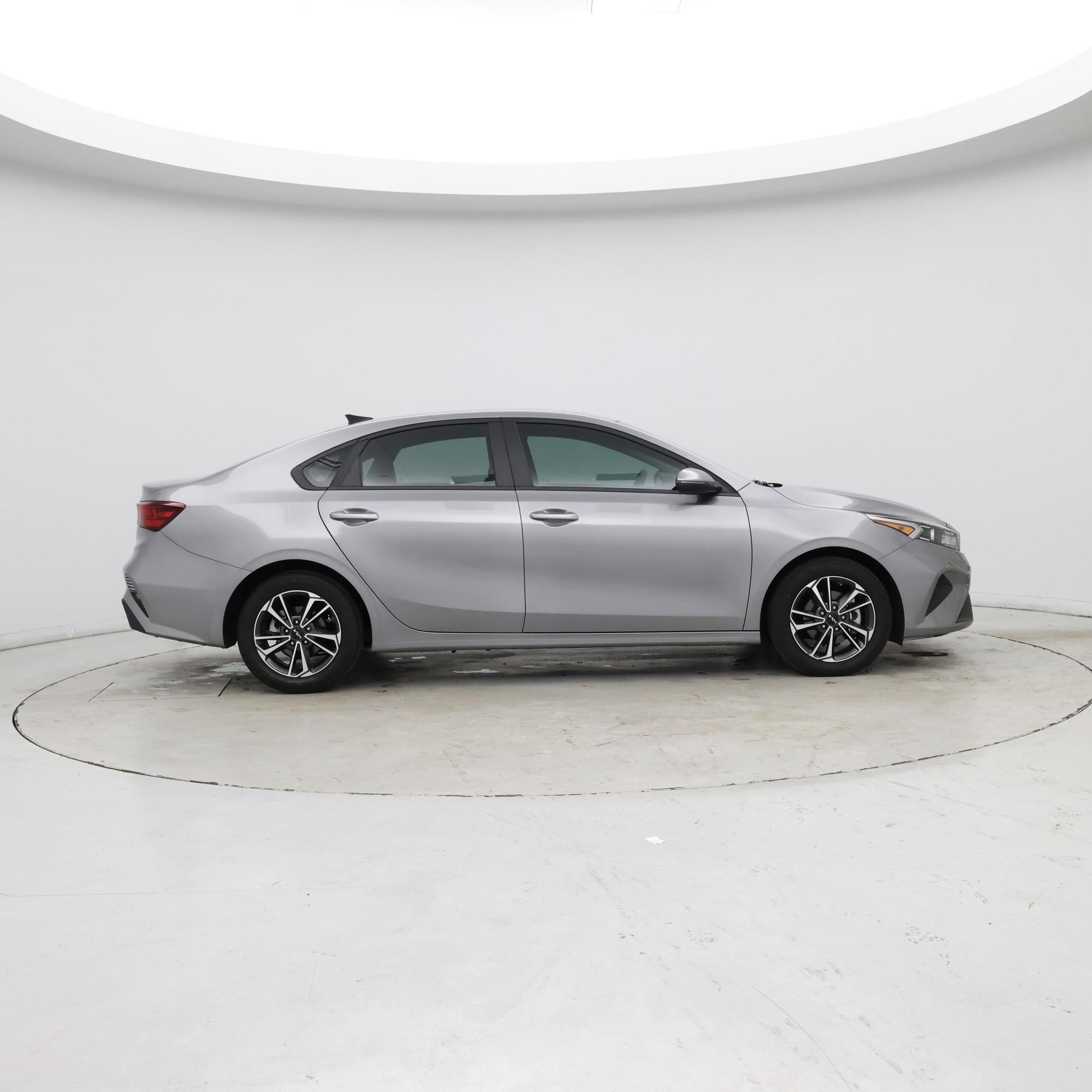 Thumbnail: 2024 Kia Forte - 7