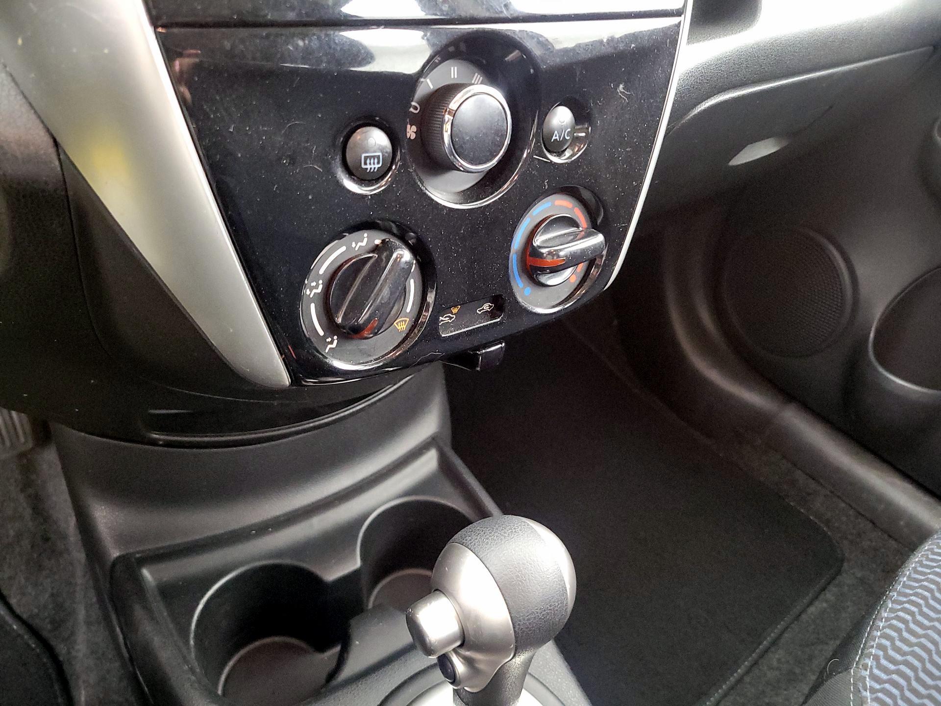 Thumbnail: 2015 Nissan Versa Note - 15