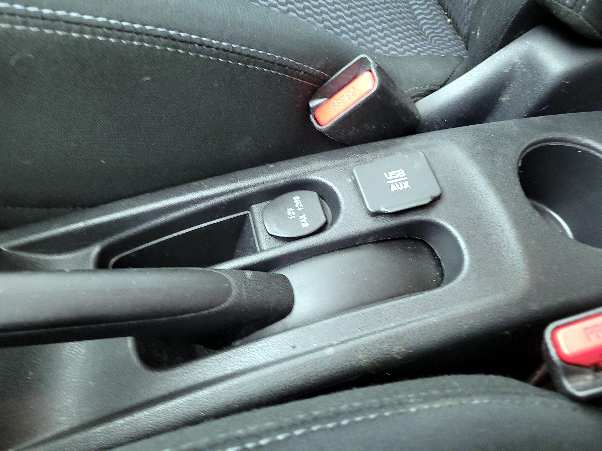 Thumbnail: 2015 Nissan Versa Note - 17