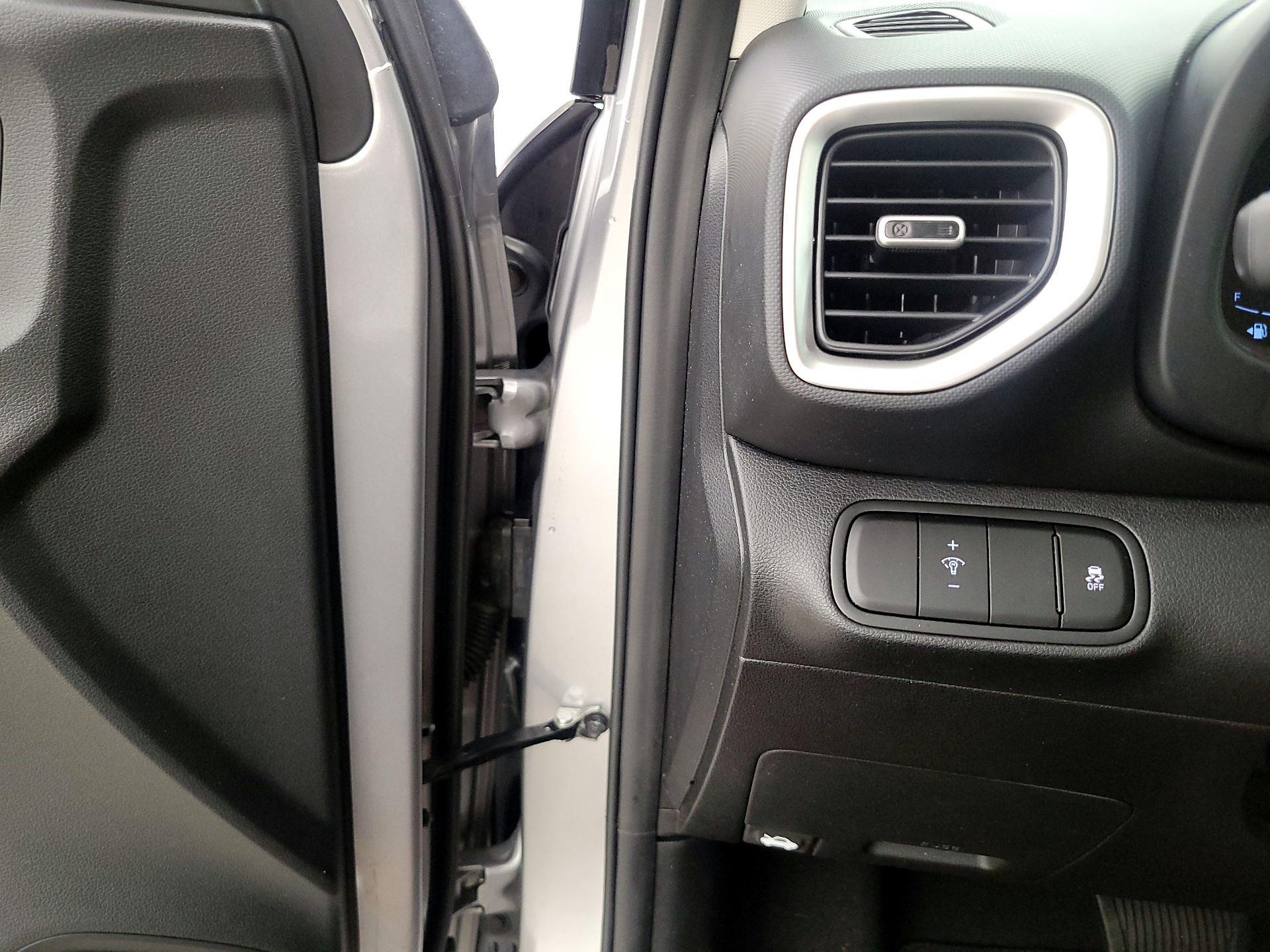 Thumbnail: 2024 Hyundai Venue - 13