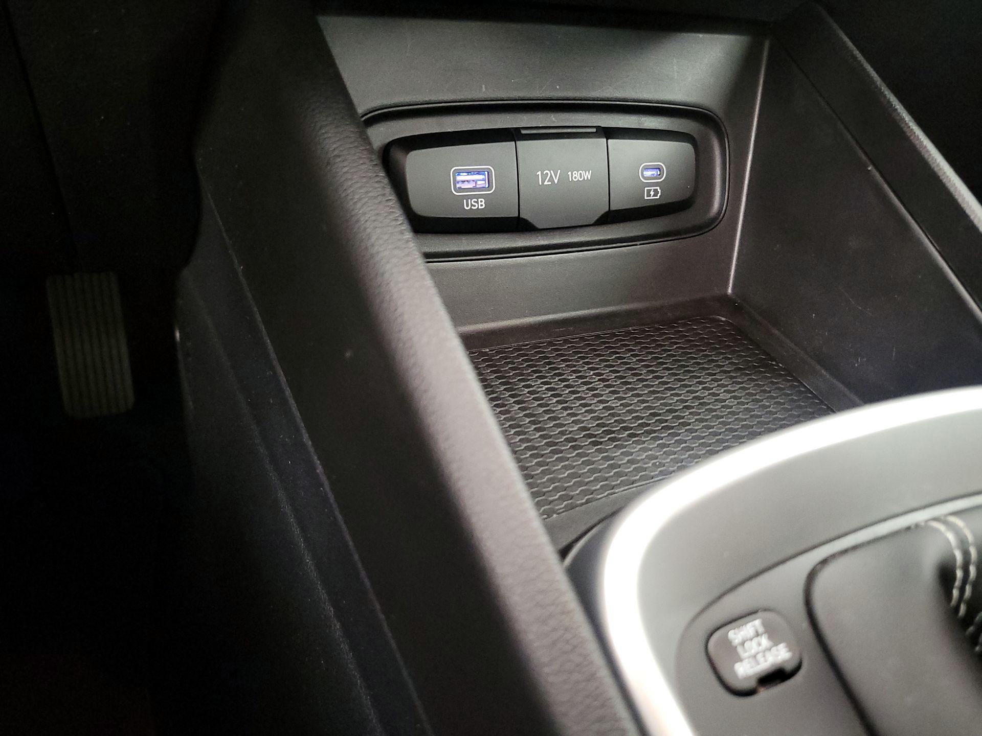 Thumbnail: 2024 Hyundai Venue - 18