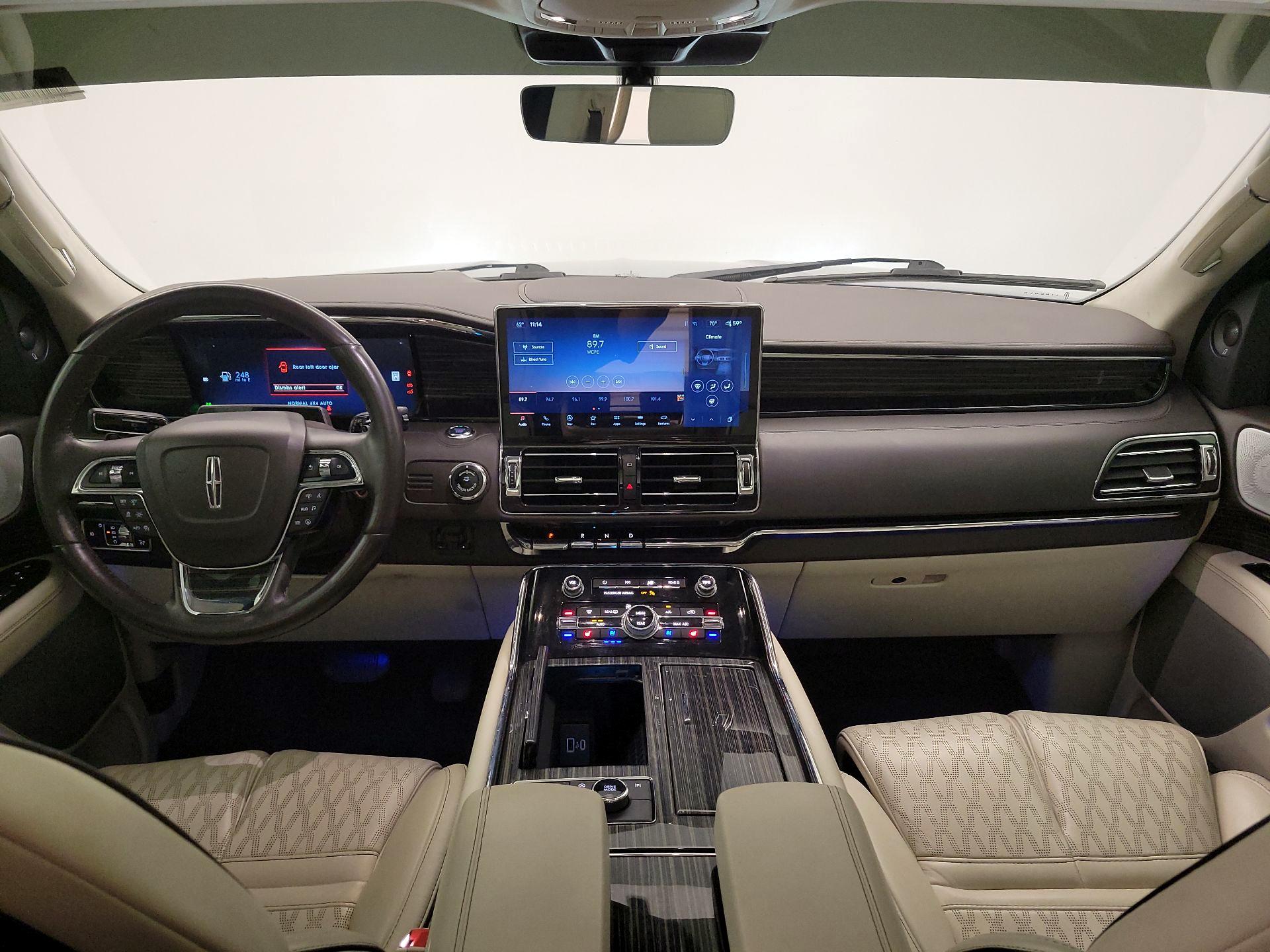 Thumbnail: 2023 Lincoln Navigator L - 9