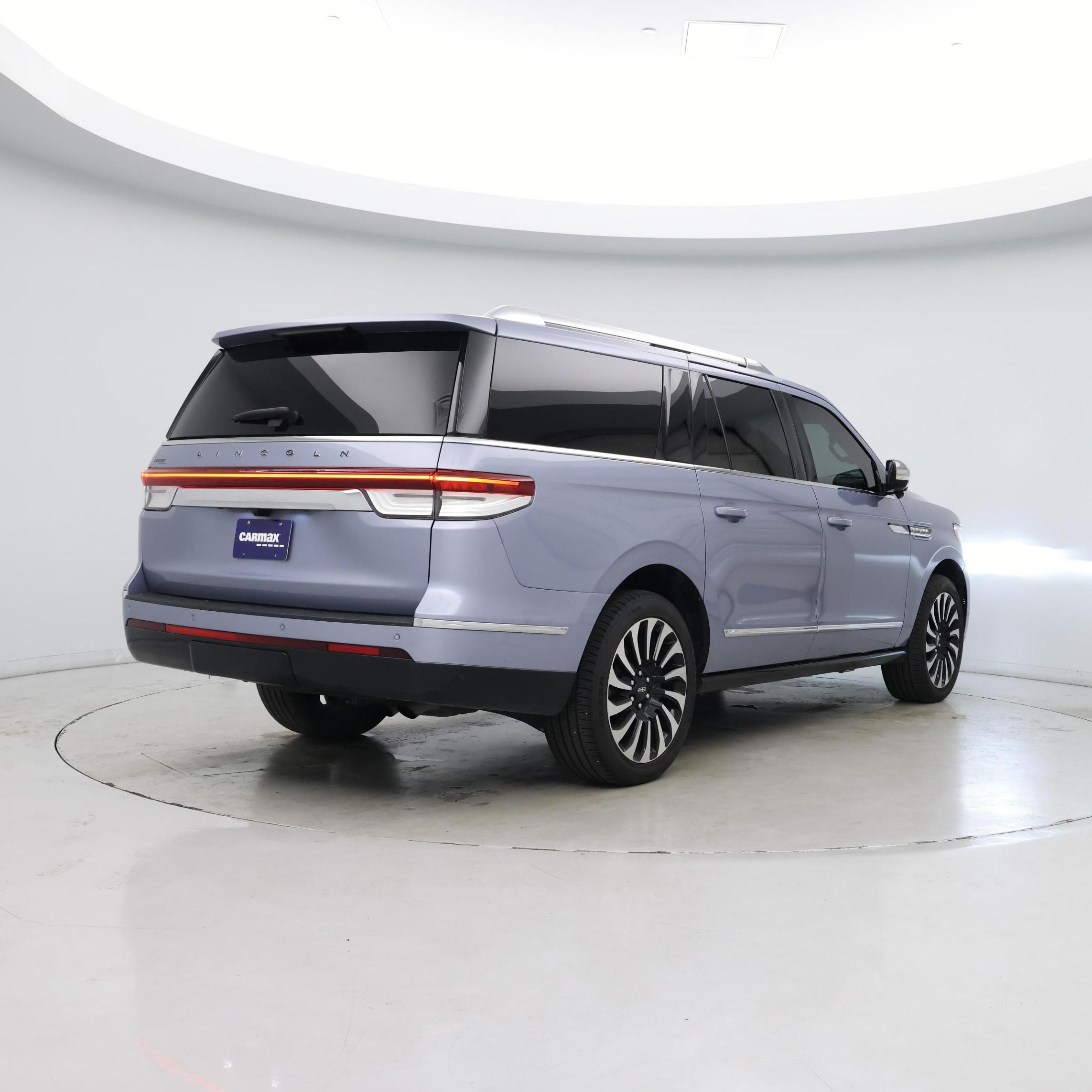 Thumbnail: 2023 Lincoln Navigator L - 8