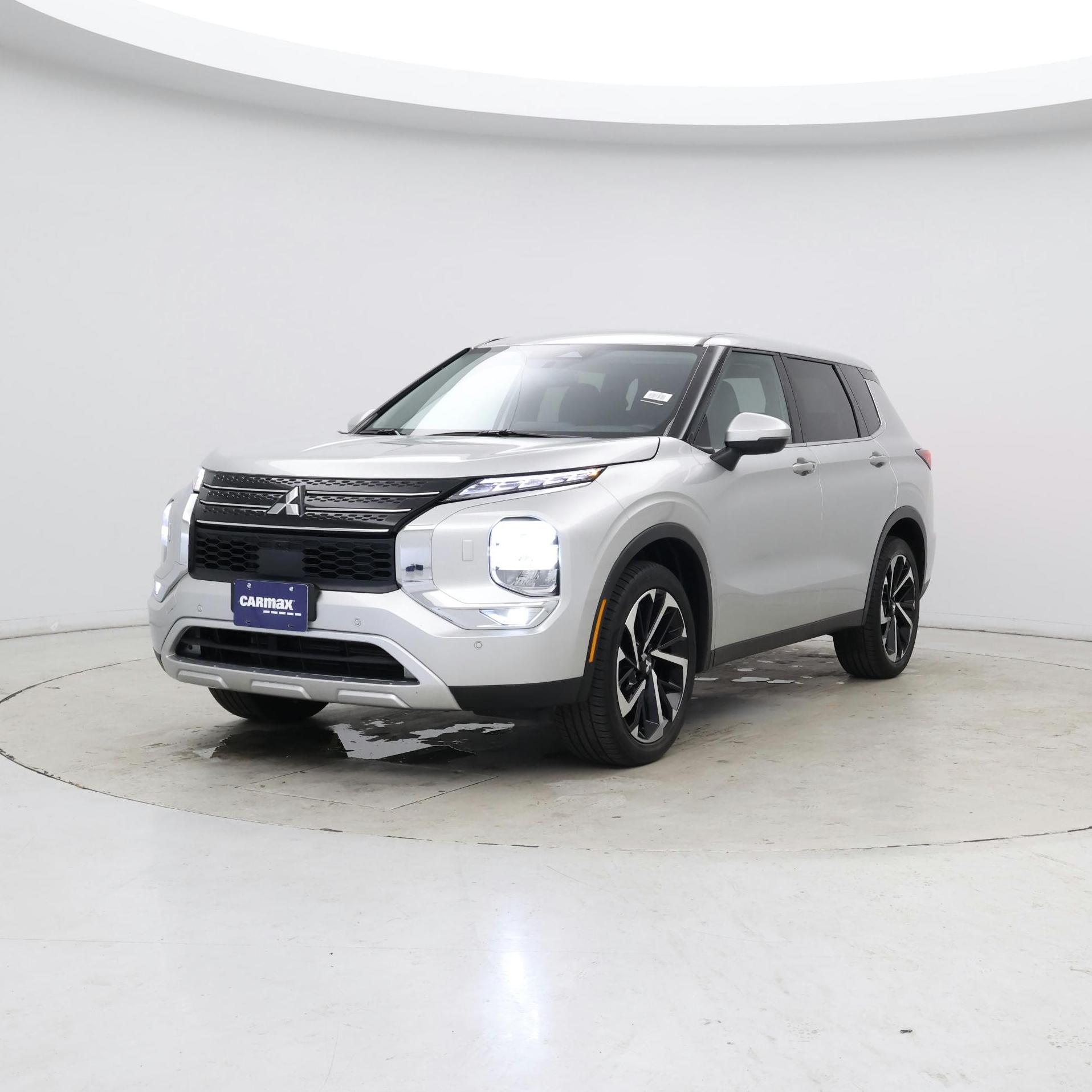 Thumbnail: 2024 Mitsubishi Outlander - 4