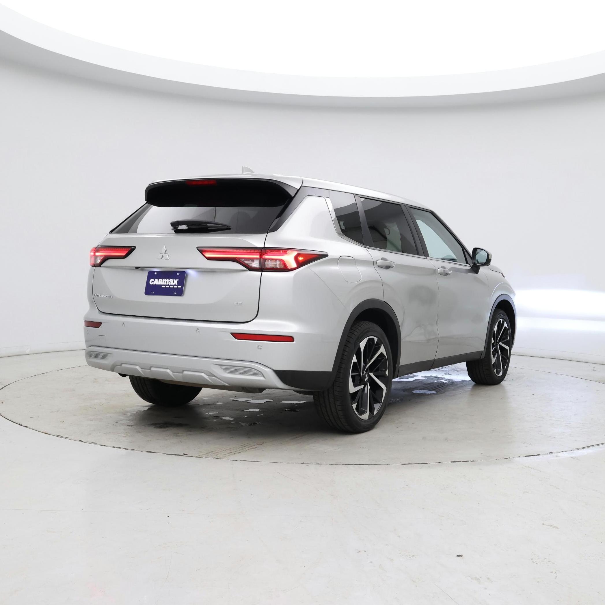 Thumbnail: 2024 Mitsubishi Outlander - 8