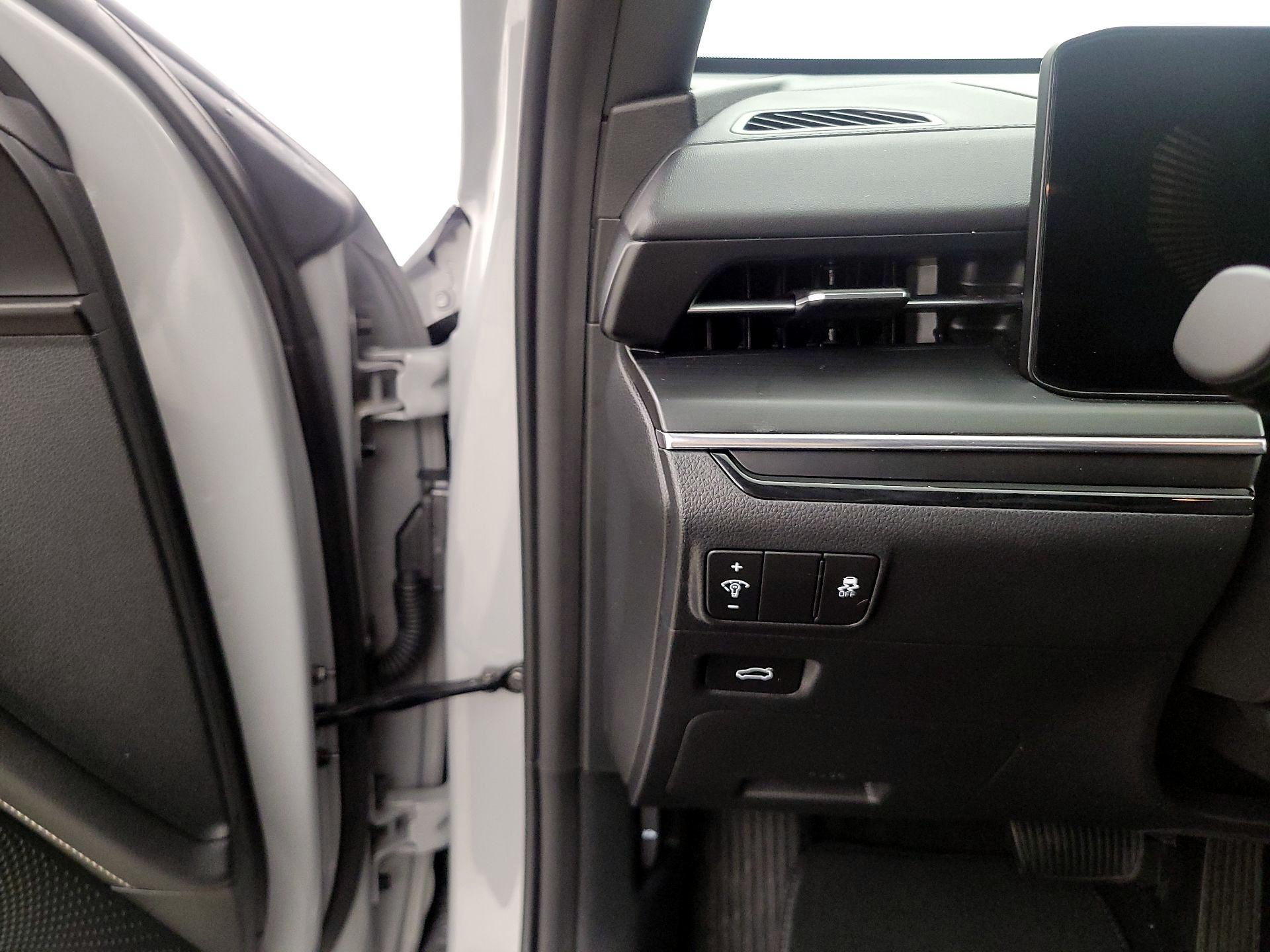 Thumbnail: 2025 Kia K5 - 13