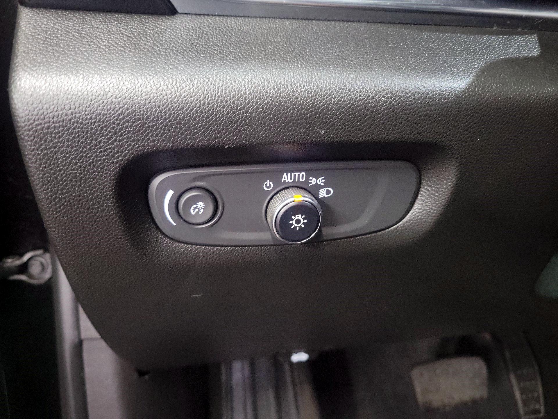 Thumbnail: 2023 Chevrolet Traverse - 11