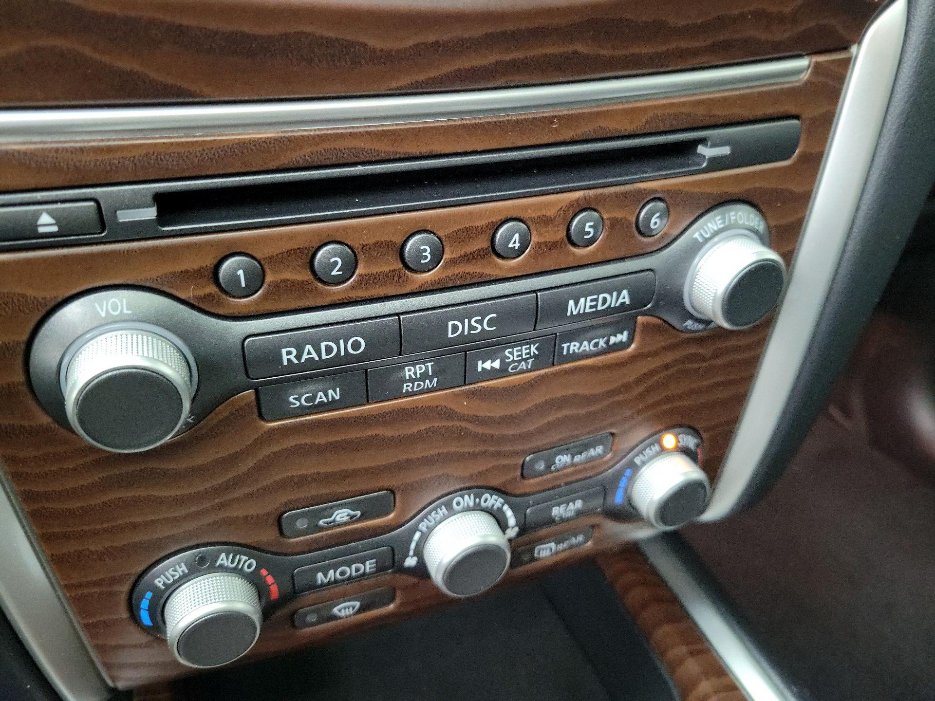 Thumbnail: 2019 Nissan Pathfinder - 17