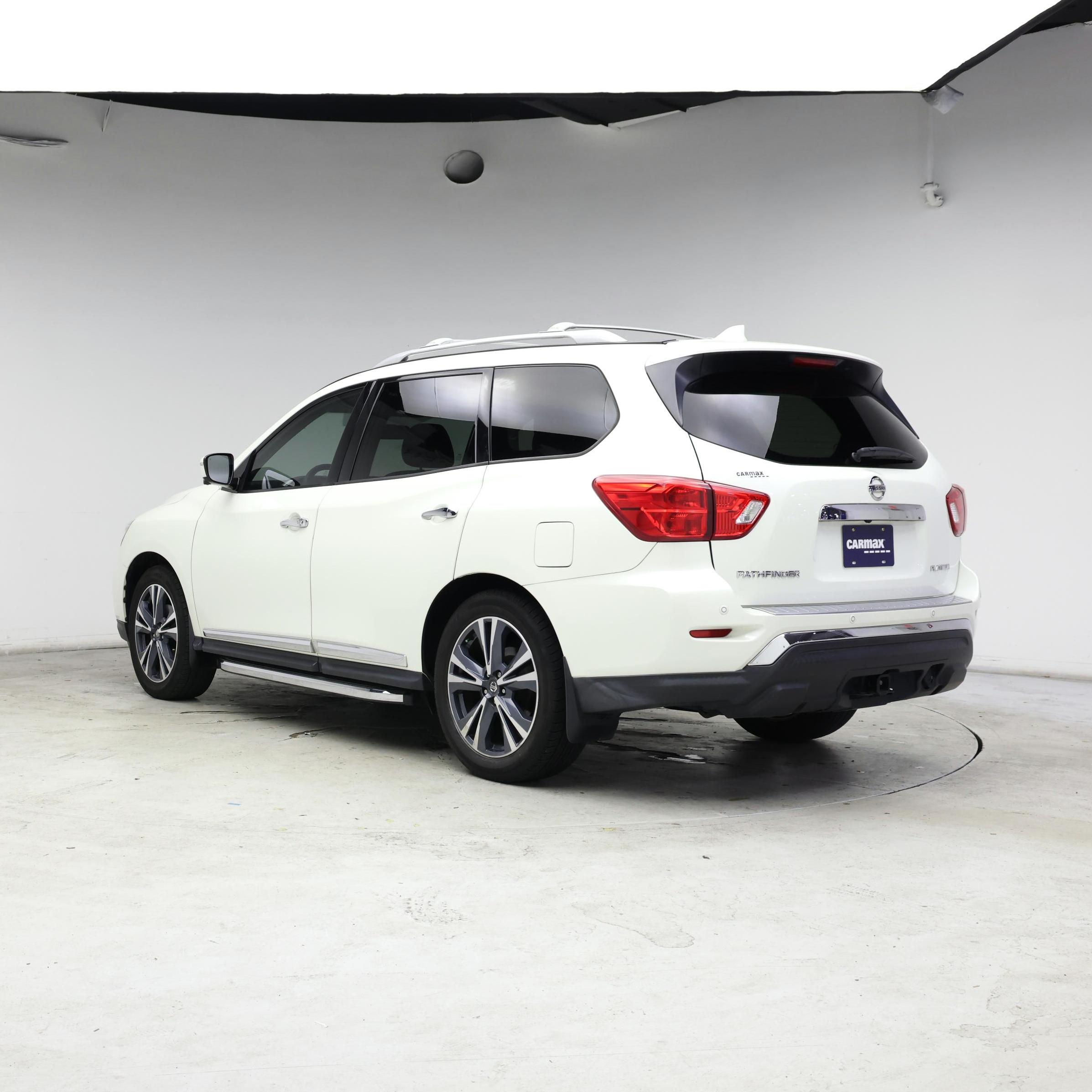 Thumbnail: 2019 Nissan Pathfinder - 2