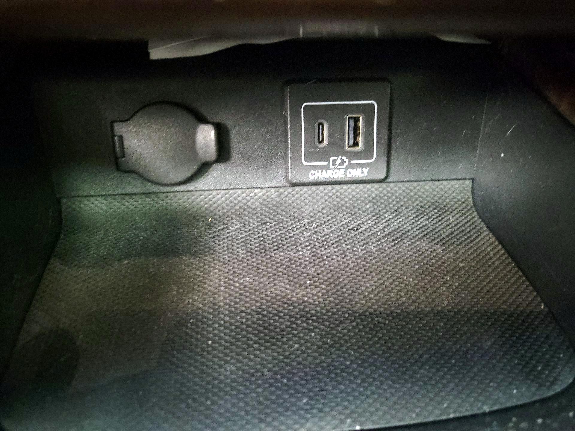 Thumbnail: 2019 Nissan Pathfinder - 19