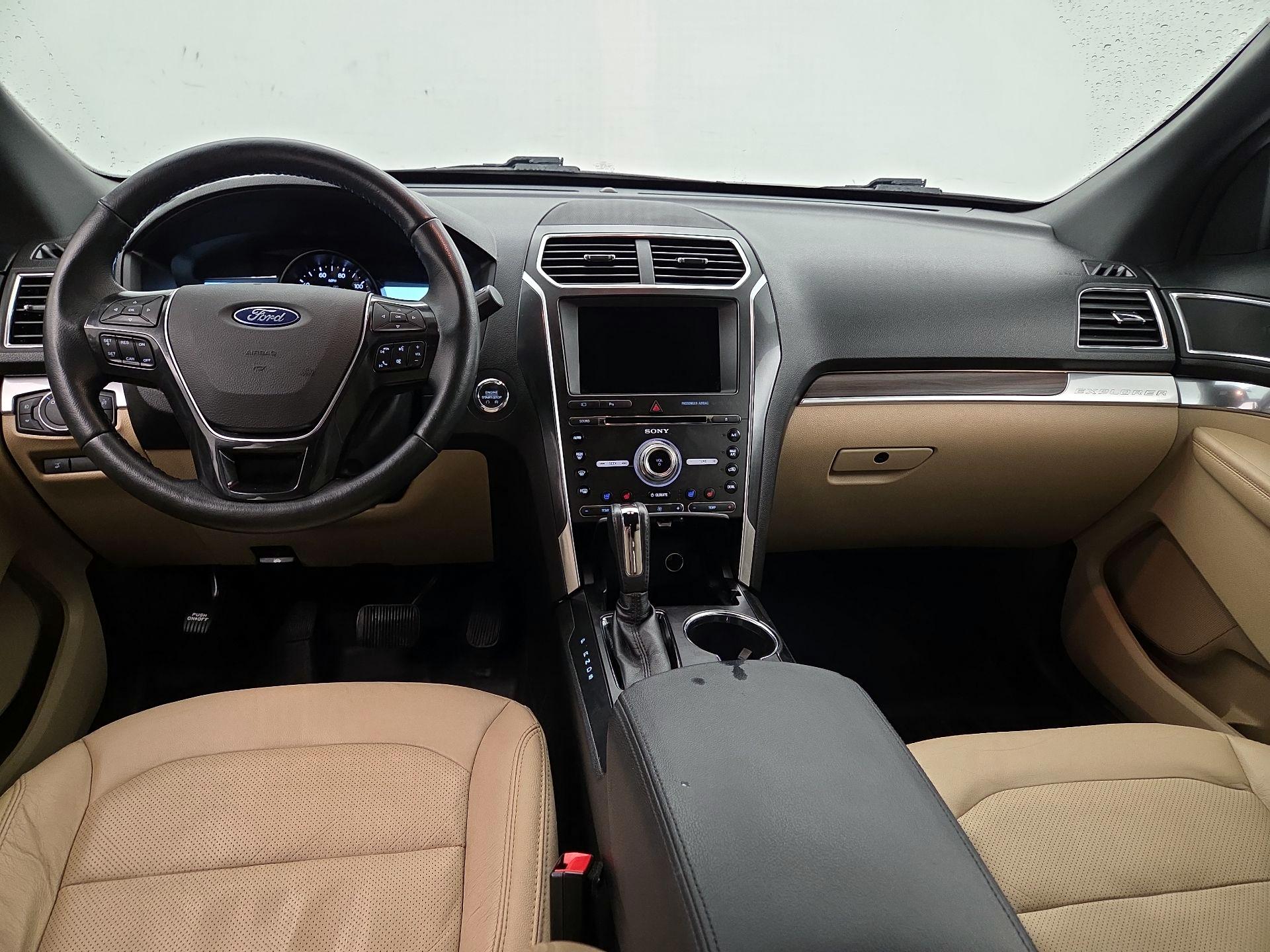 Thumbnail: 2017 Ford Explorer - 9