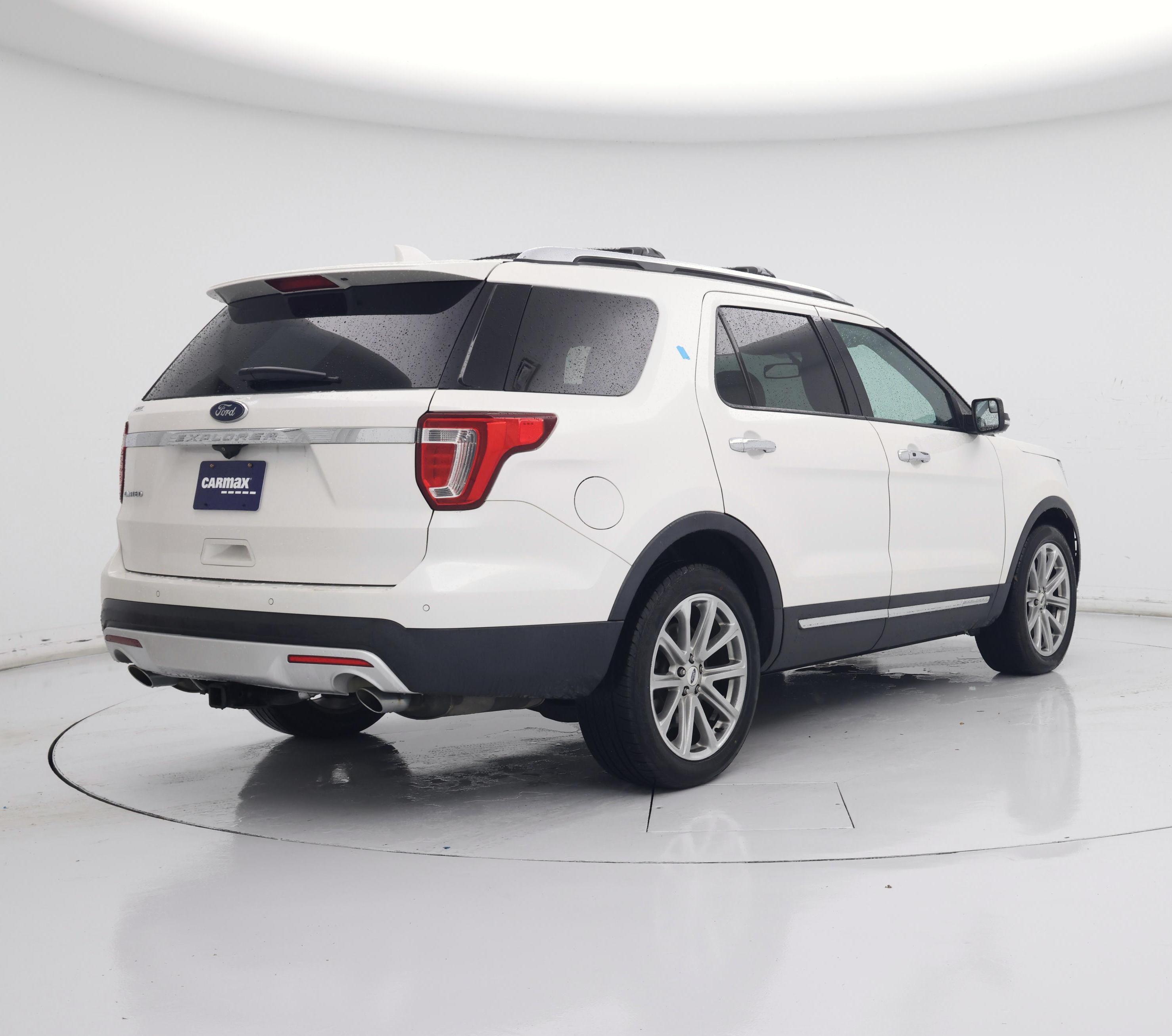 Thumbnail: 2017 Ford Explorer - 8