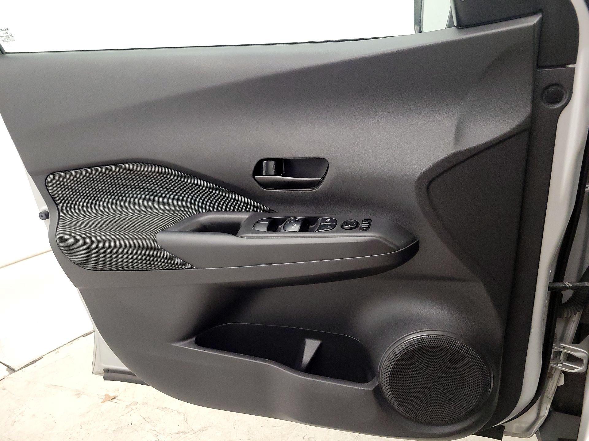 Thumbnail: 2020 Nissan Kicks - 12