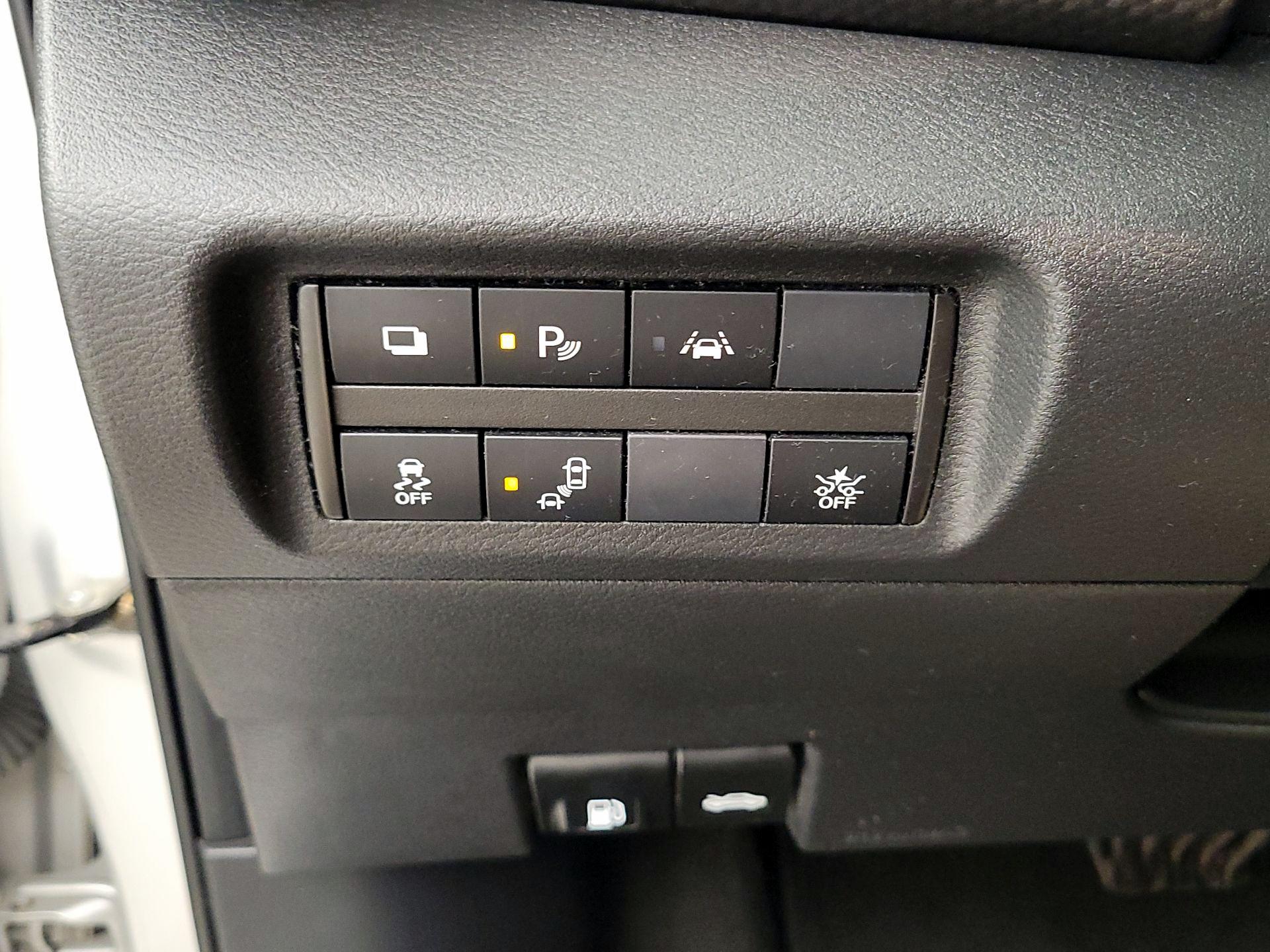 Thumbnail: 2020 Nissan Kicks - 13