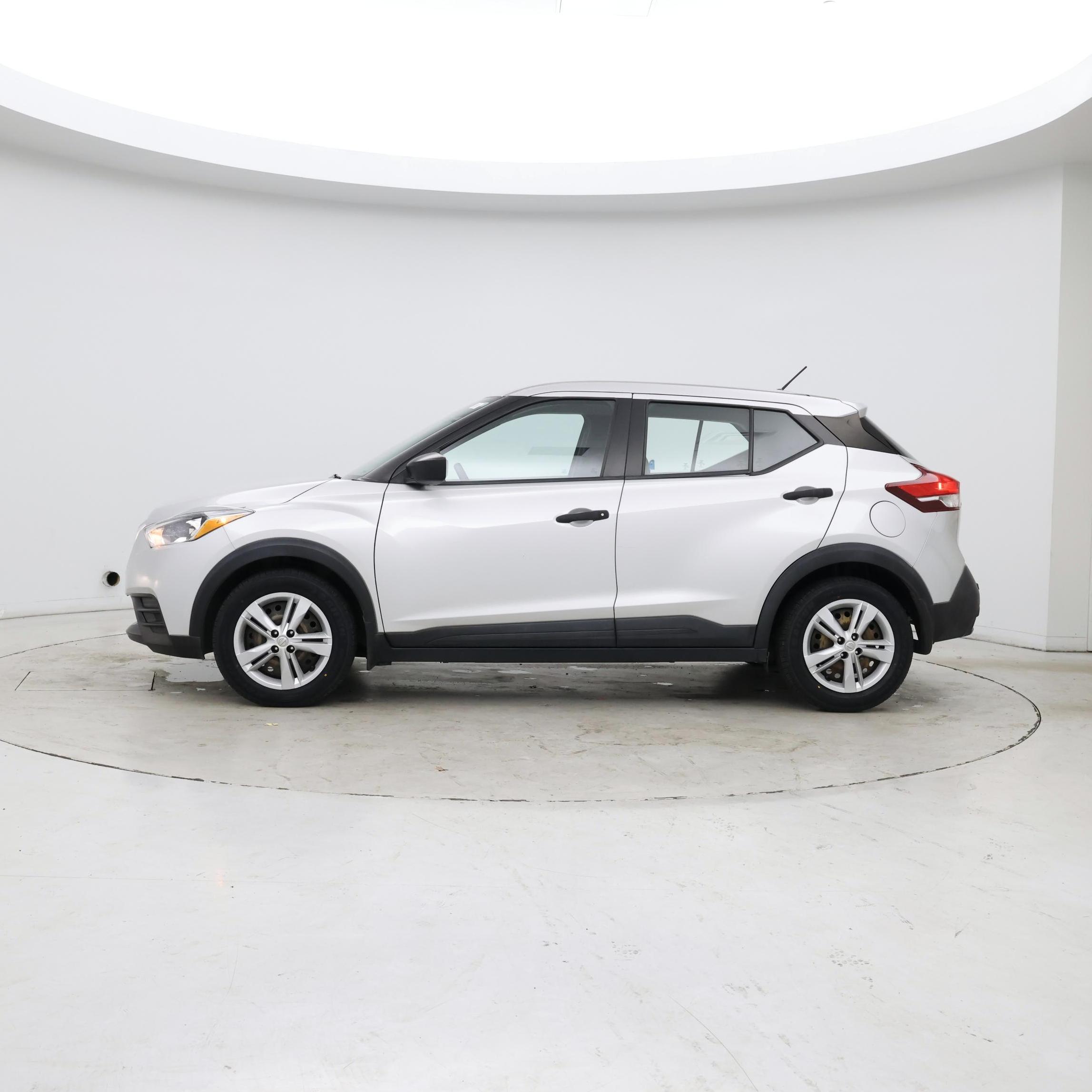 Thumbnail: 2020 Nissan Kicks - 3