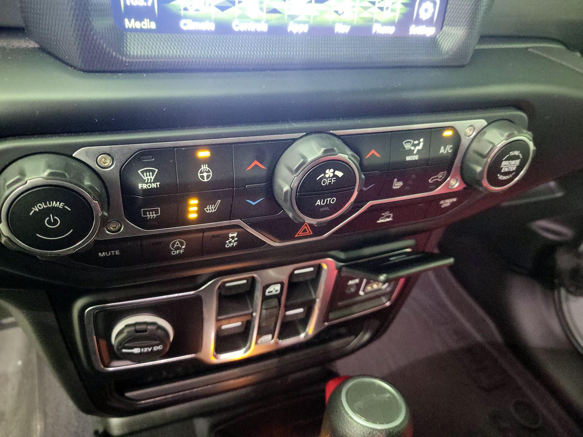 Thumbnail: 2023 Jeep Gladiator - 17