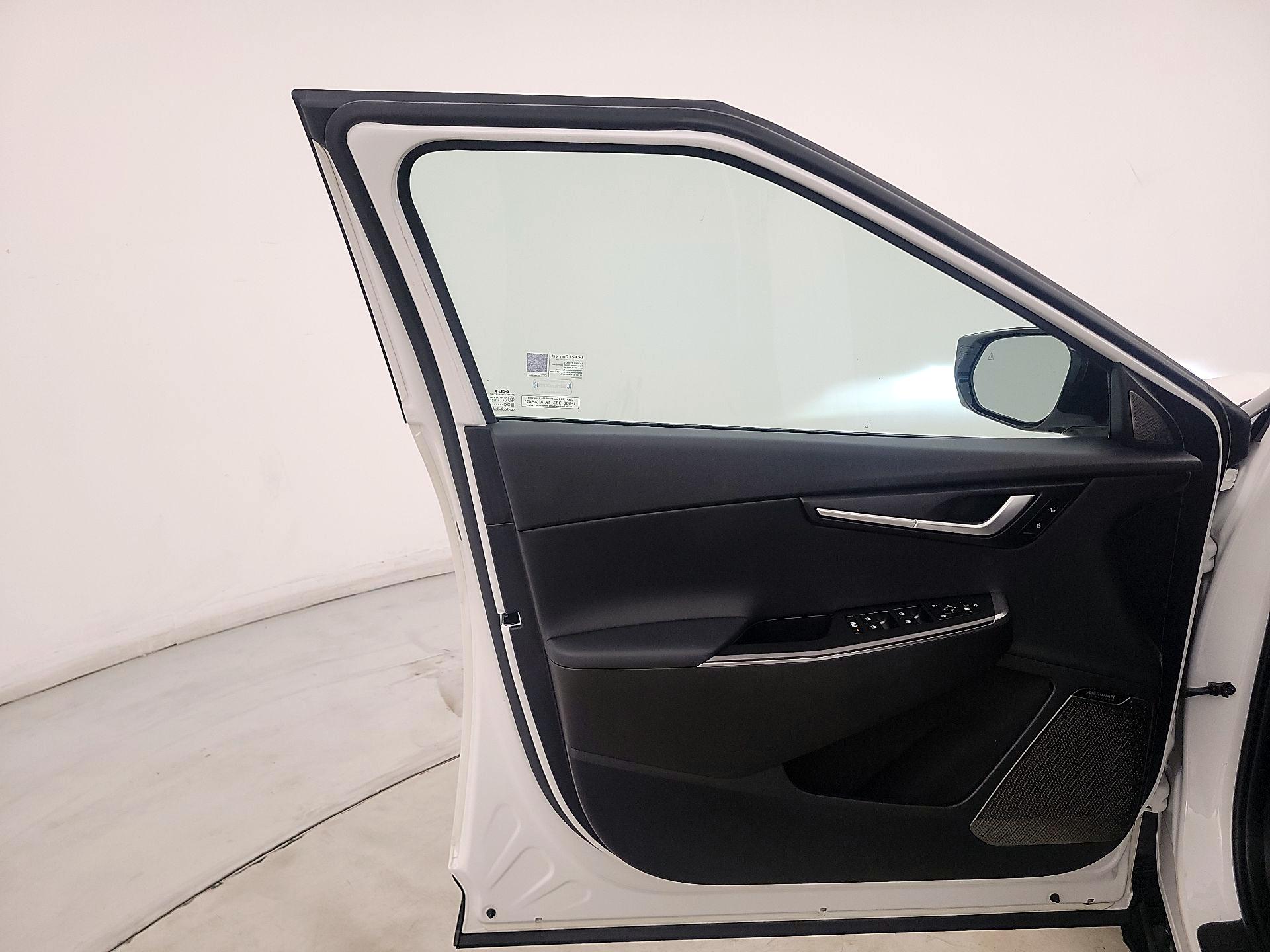 Thumbnail: 2024 Kia EV6 - 12