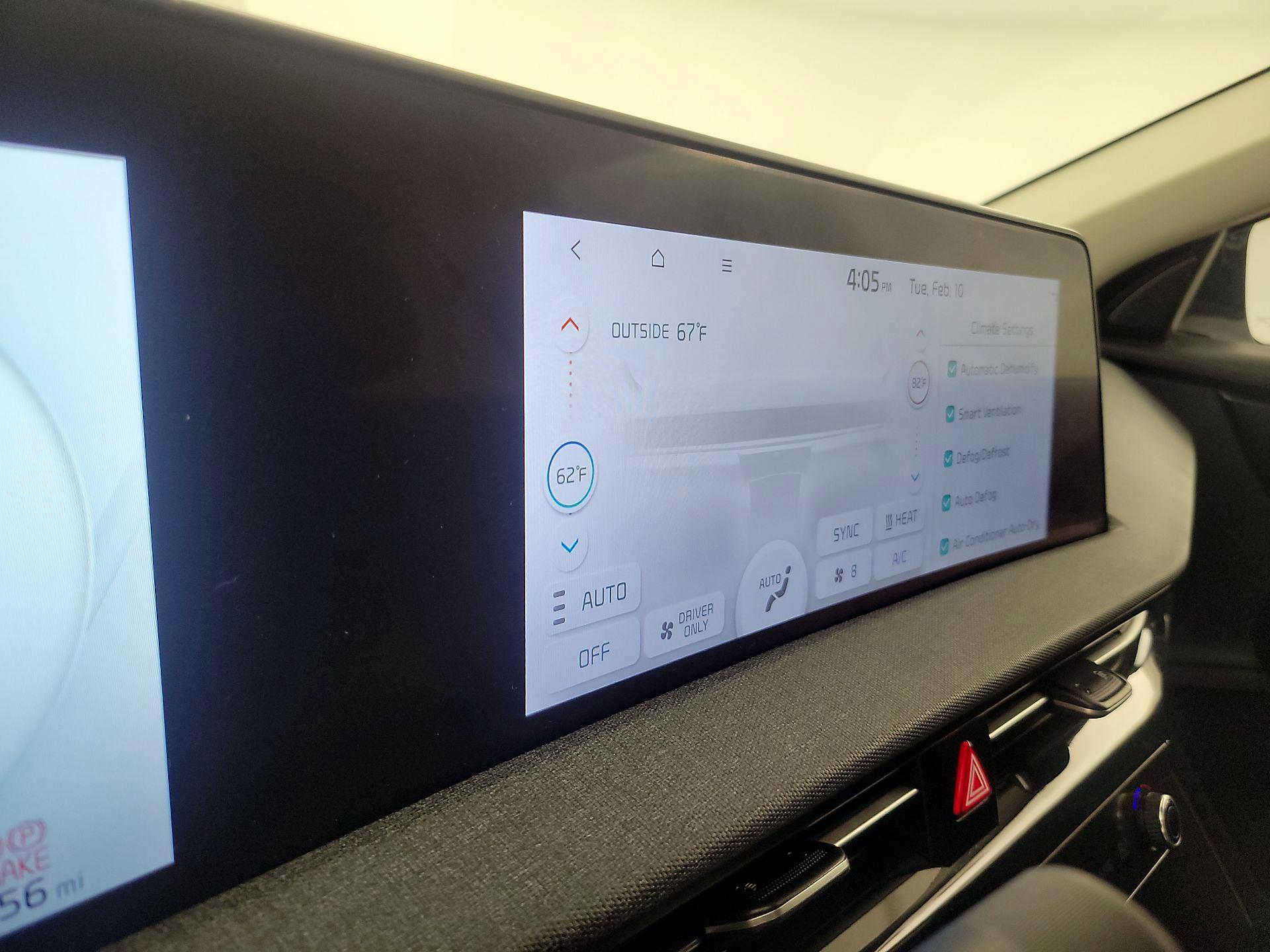 Thumbnail: 2024 Kia EV6 - 17