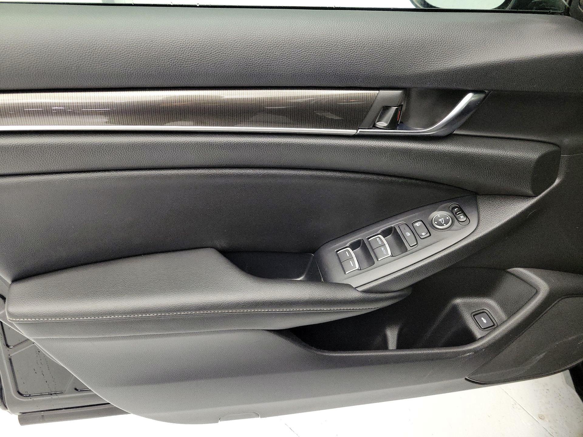 Thumbnail: 2019 Honda Accord - 12