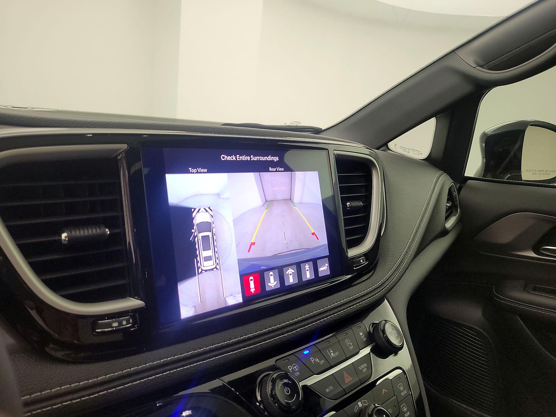 Thumbnail: 2025 Chrysler Pacifica - 14