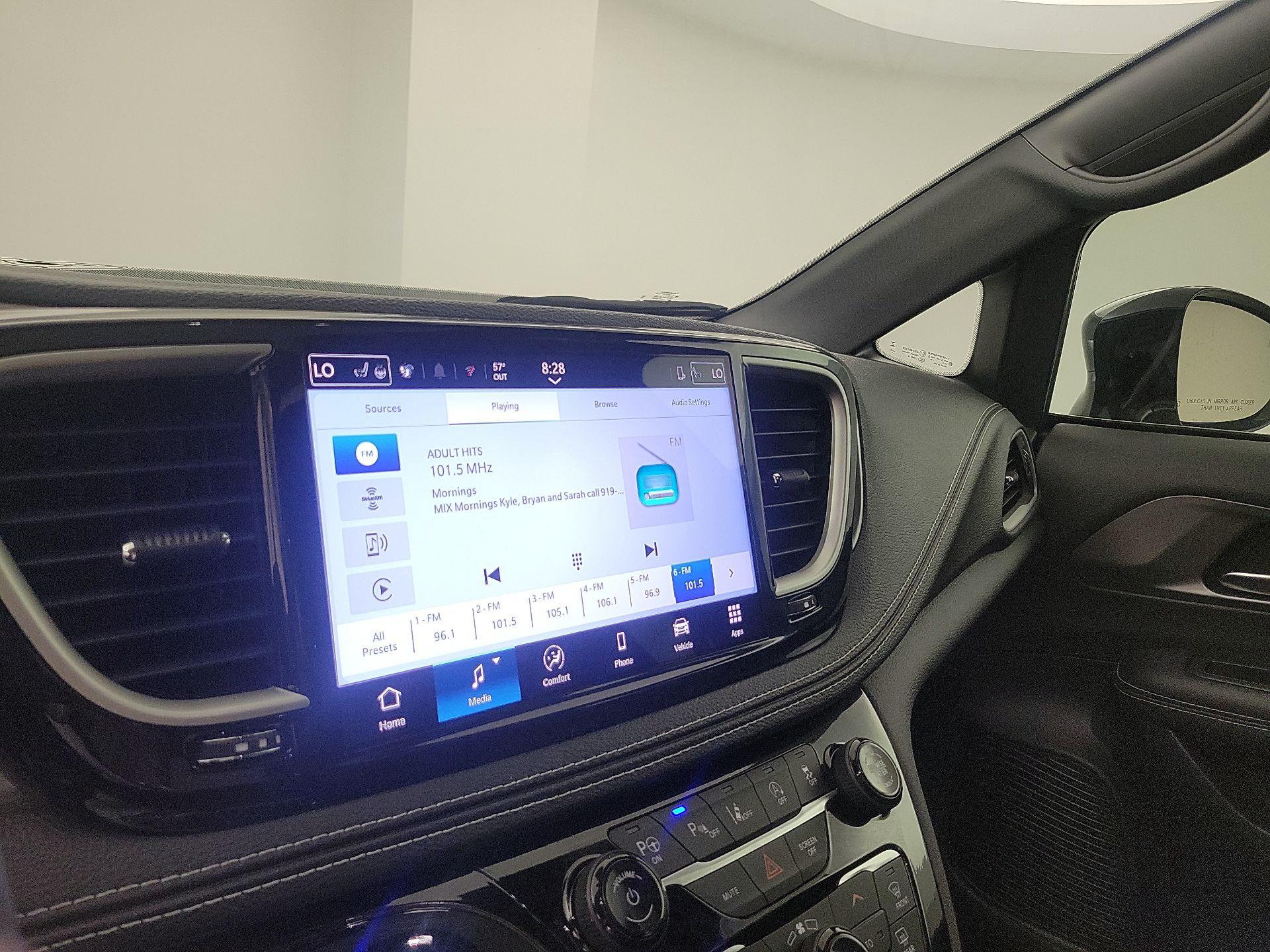 Thumbnail: 2025 Chrysler Pacifica - 15