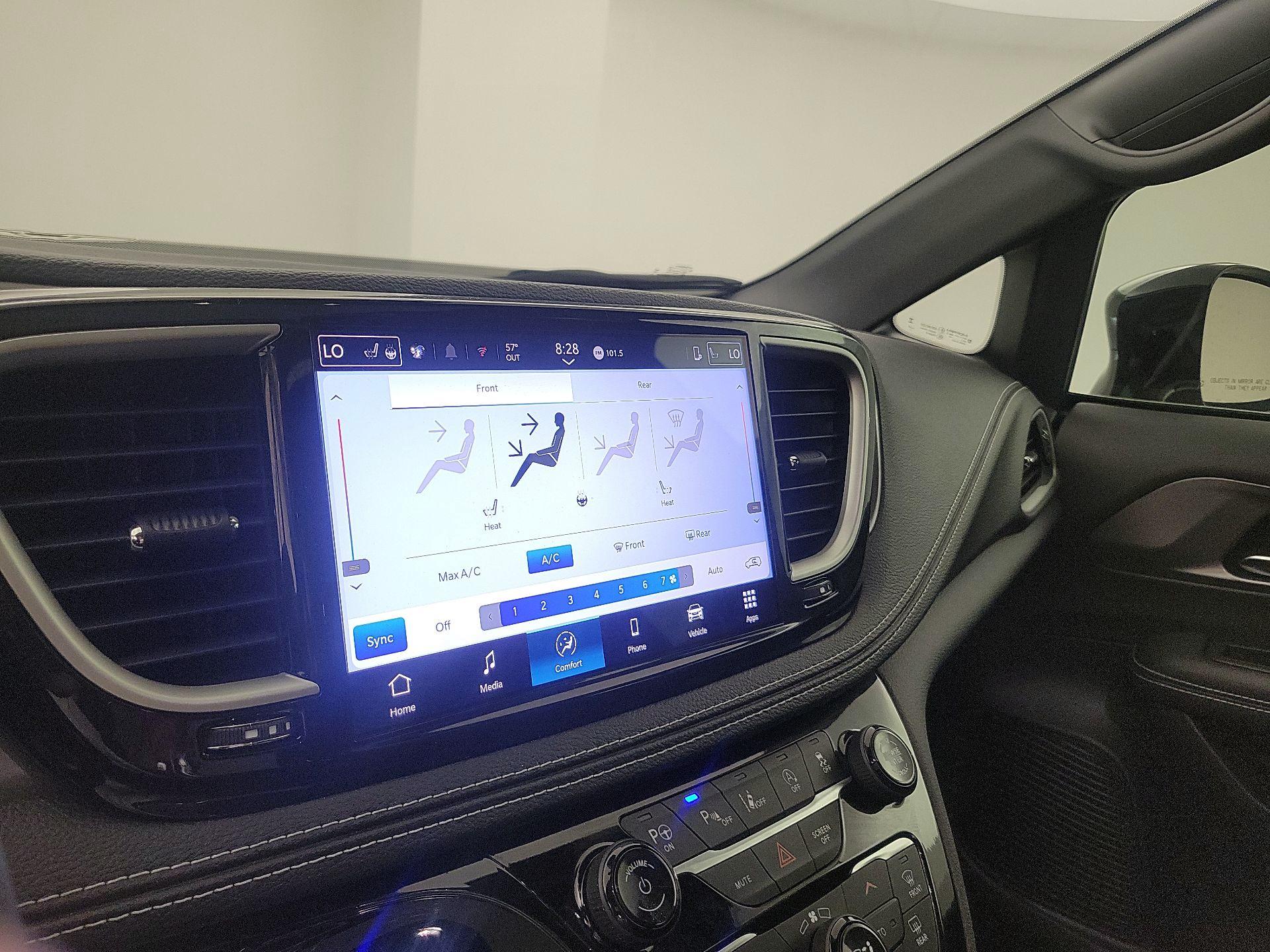 Thumbnail: 2025 Chrysler Pacifica - 16