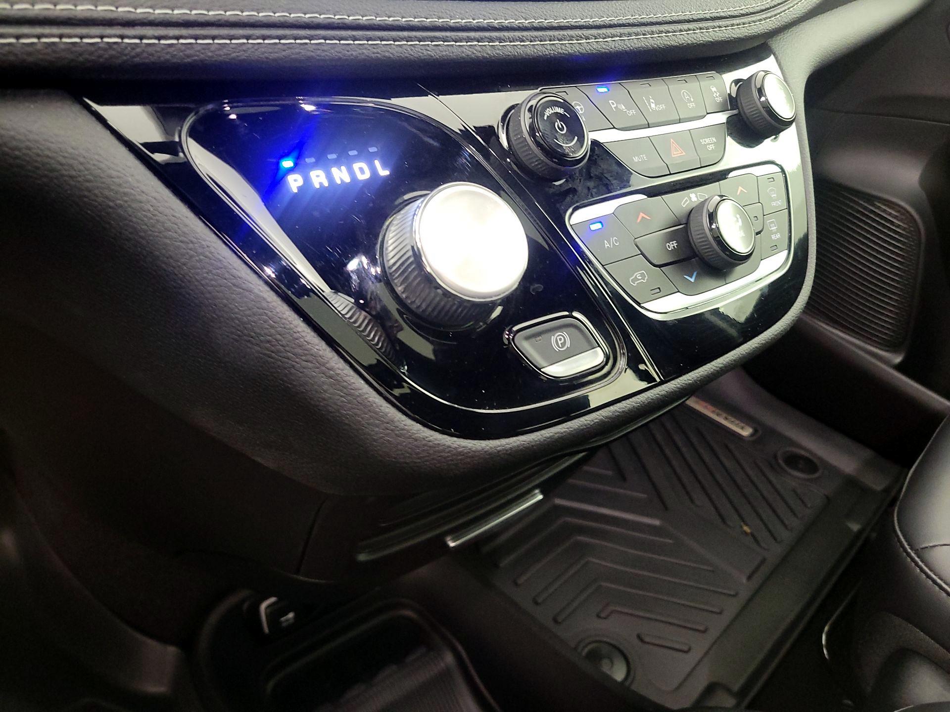 Thumbnail: 2025 Chrysler Pacifica - 17